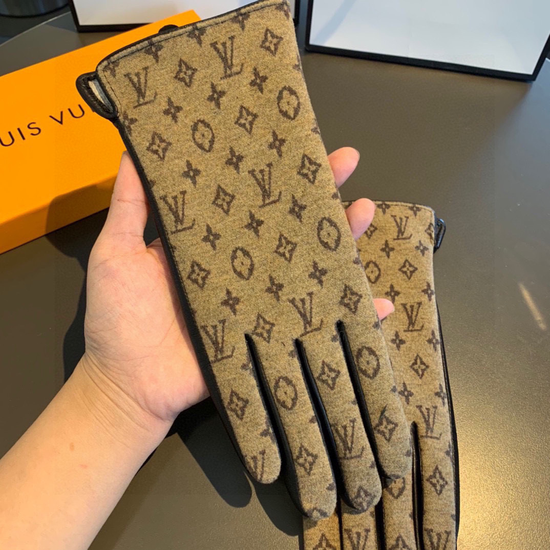 Lv， 【原单品质】官网同步女士新款高档提花布料搭配羊皮🎉🎉女神首选 不可错过💁💁👏👏羊绒内里保暖更佳 