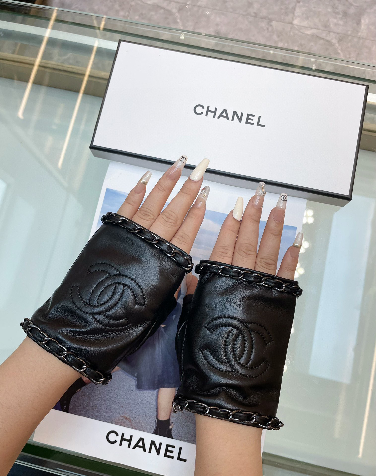 香奈儿Chanel‼️欧洲新款🇫🇷【顶级原单】女士高档半指手套 💁💁💁百分百选用进口羊皮 香奈儿御用羊皮