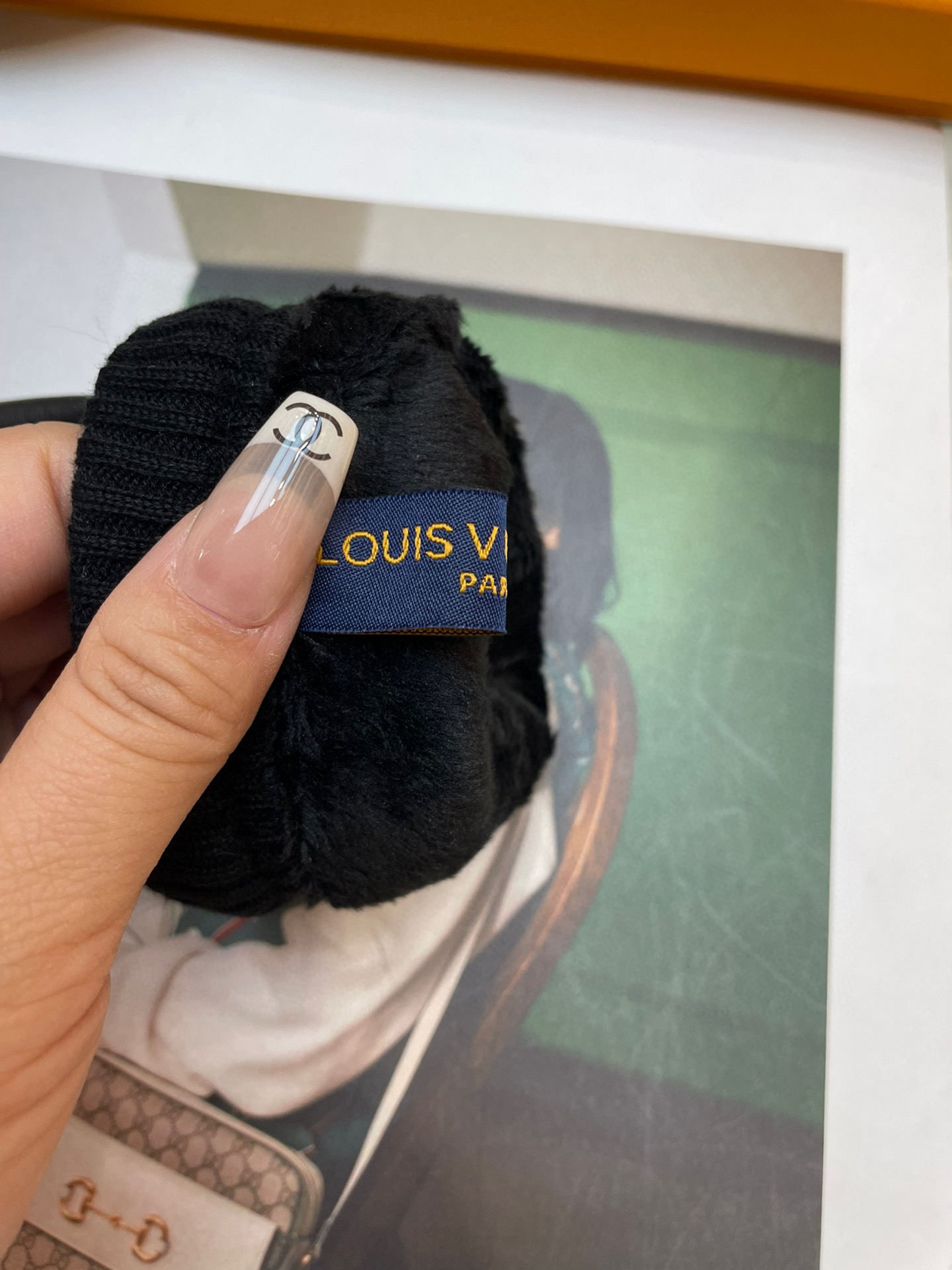 Lv新款女士手套 羊皮 皮质超薄柔软舒适 特显手型👏👏 质感超群 码数 ：M L