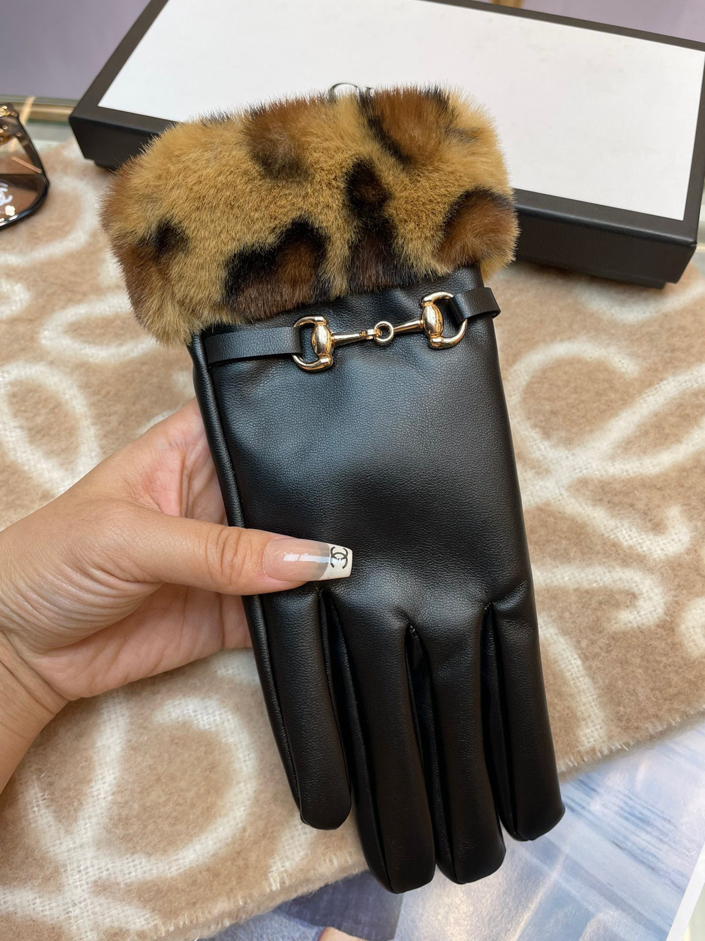 Gucci新款保暖女士手套 时尚保暖 柔软舒适