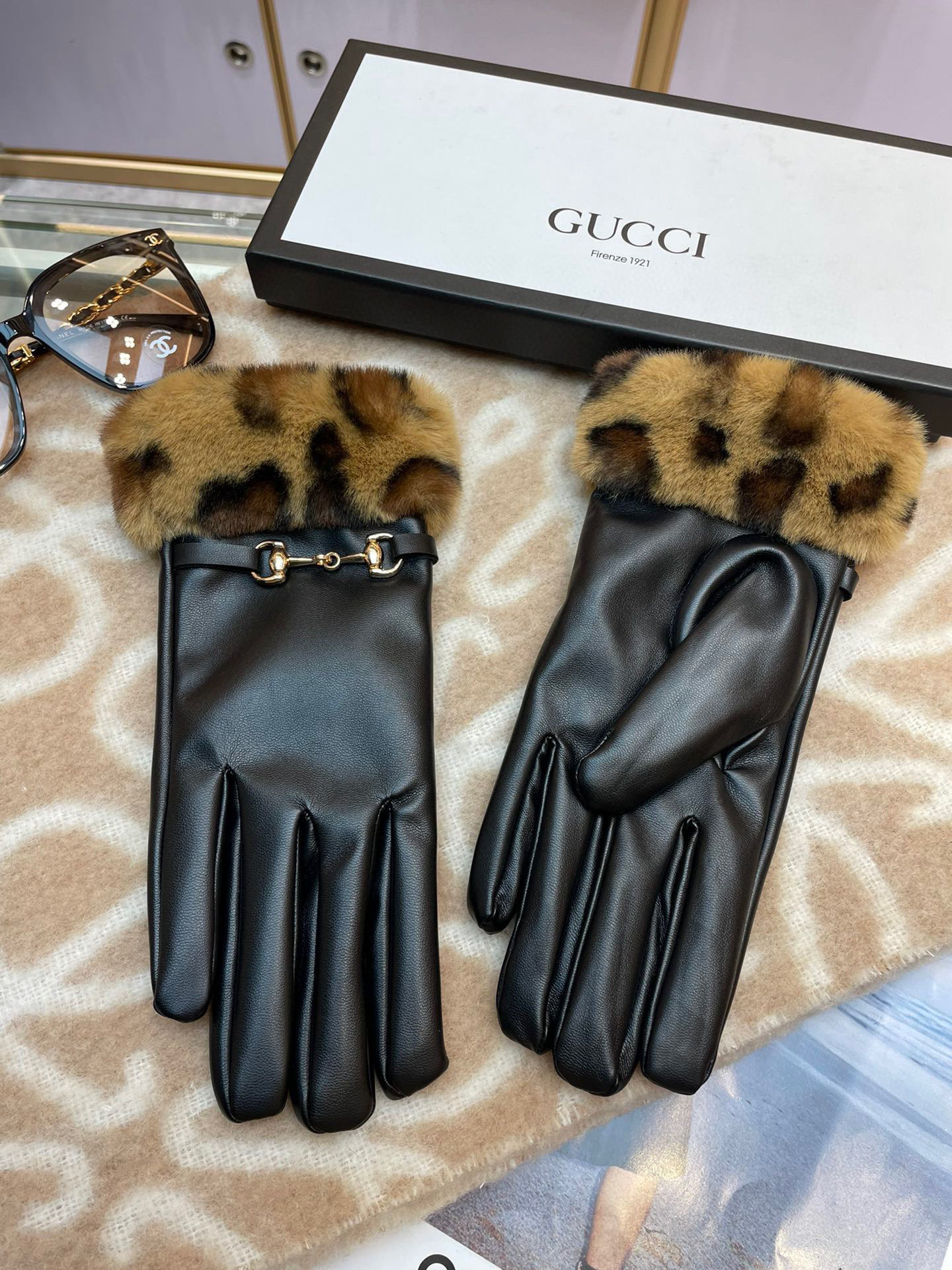 Gucci新款保暖女士手套 时尚保暖 柔软舒适