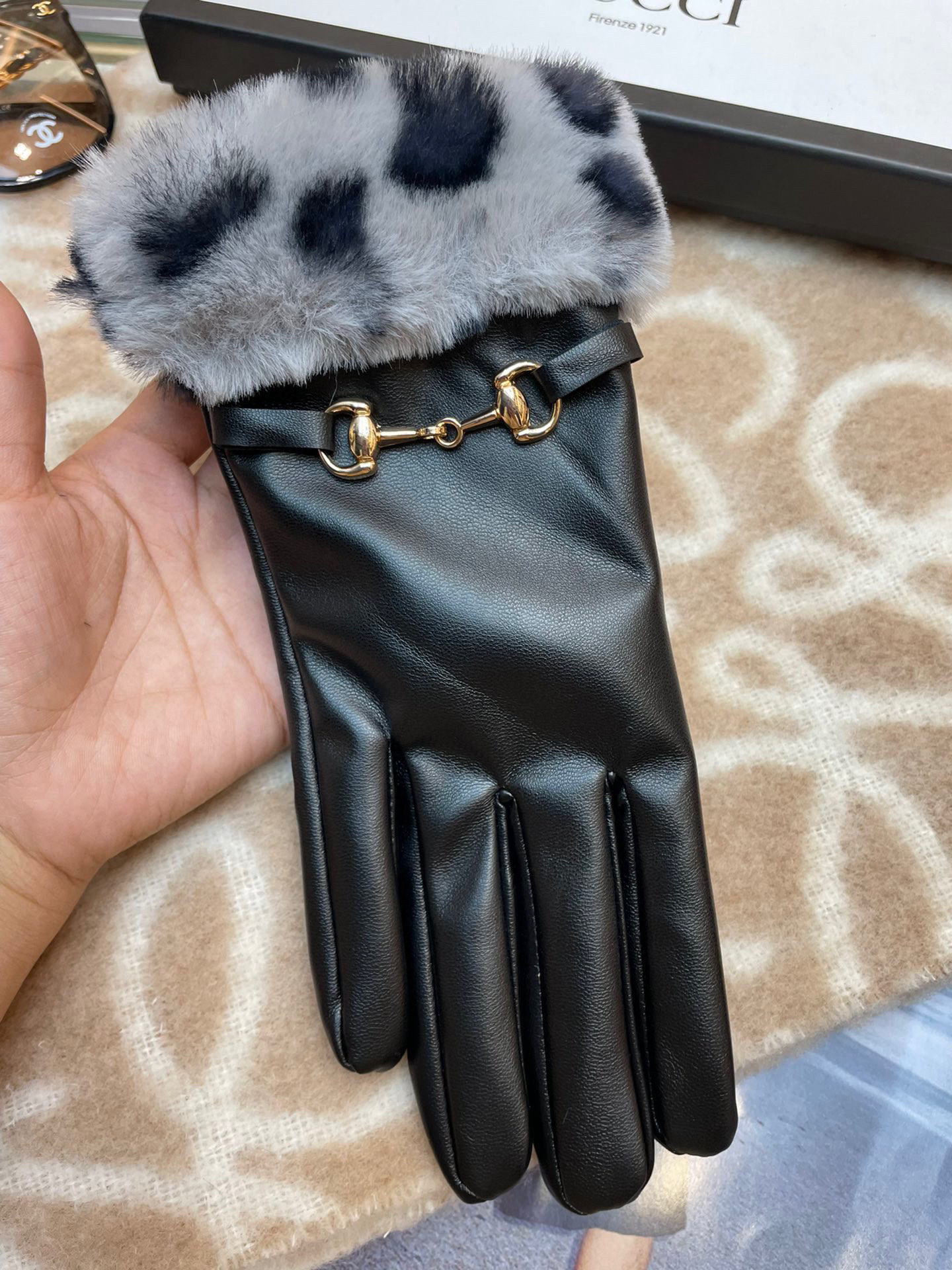 Gucci新款保暖女士手套 时尚保暖 柔软舒适