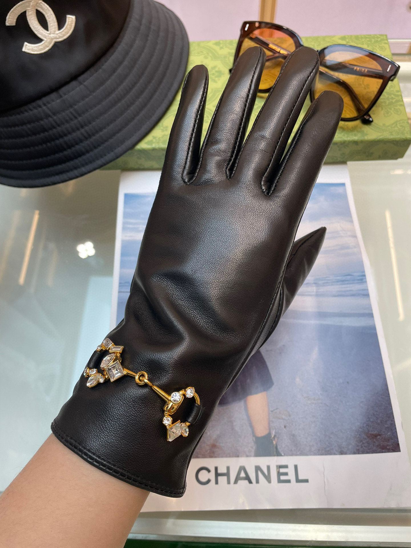 爆款到 Gucci。【顶级原单】官网同步女士新款高档羊皮手套🎉🔒🔒百分百选用进口小羊皮 内里羊绒 保暖舒