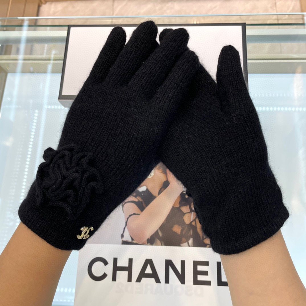 Chanel新款山羊绒针织手套 👍100%羊绒 上手即暖❤️本款采用天然优质山羊绒 柔软温暖舒适 7GG
