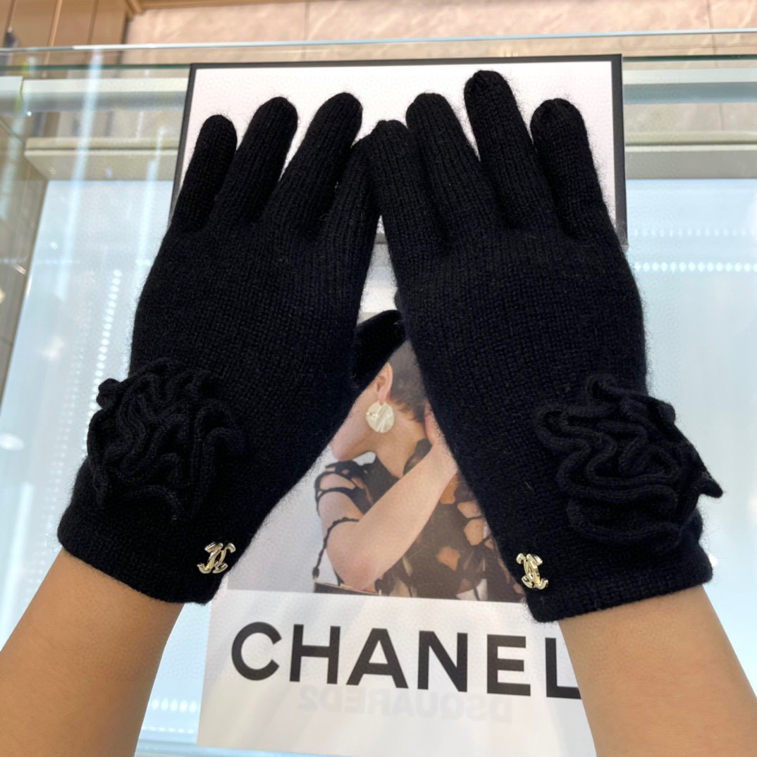 Chanel新款山羊绒针织手套 👍100%羊绒 上手即暖❤️本款采用天然优质山羊绒 柔软温暖舒适 7GG