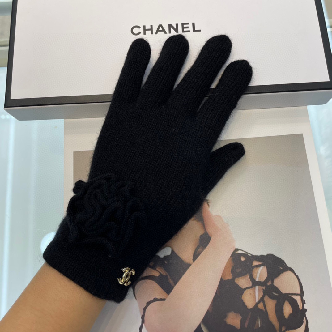 Chanel新款山羊绒针织手套 👍100%羊绒 上手即暖❤️本款采用天然优质山羊绒 柔软温暖舒适 7GG