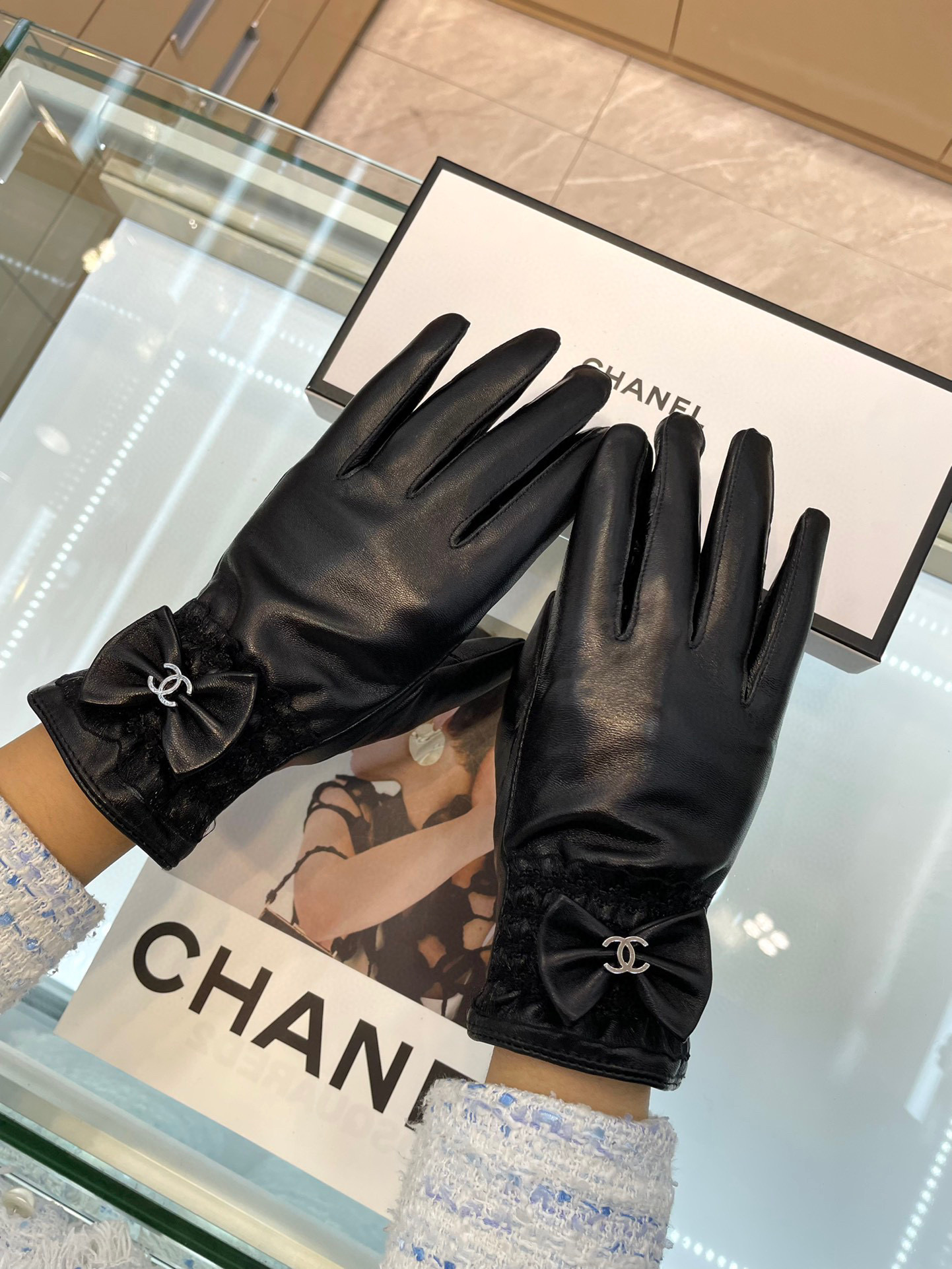 新款独家首发 Chanel香奈儿 女士新款高档羊皮手套🎉🎉女神首选 不可错过💁💁 一级绵羊皮 皮质细腻柔