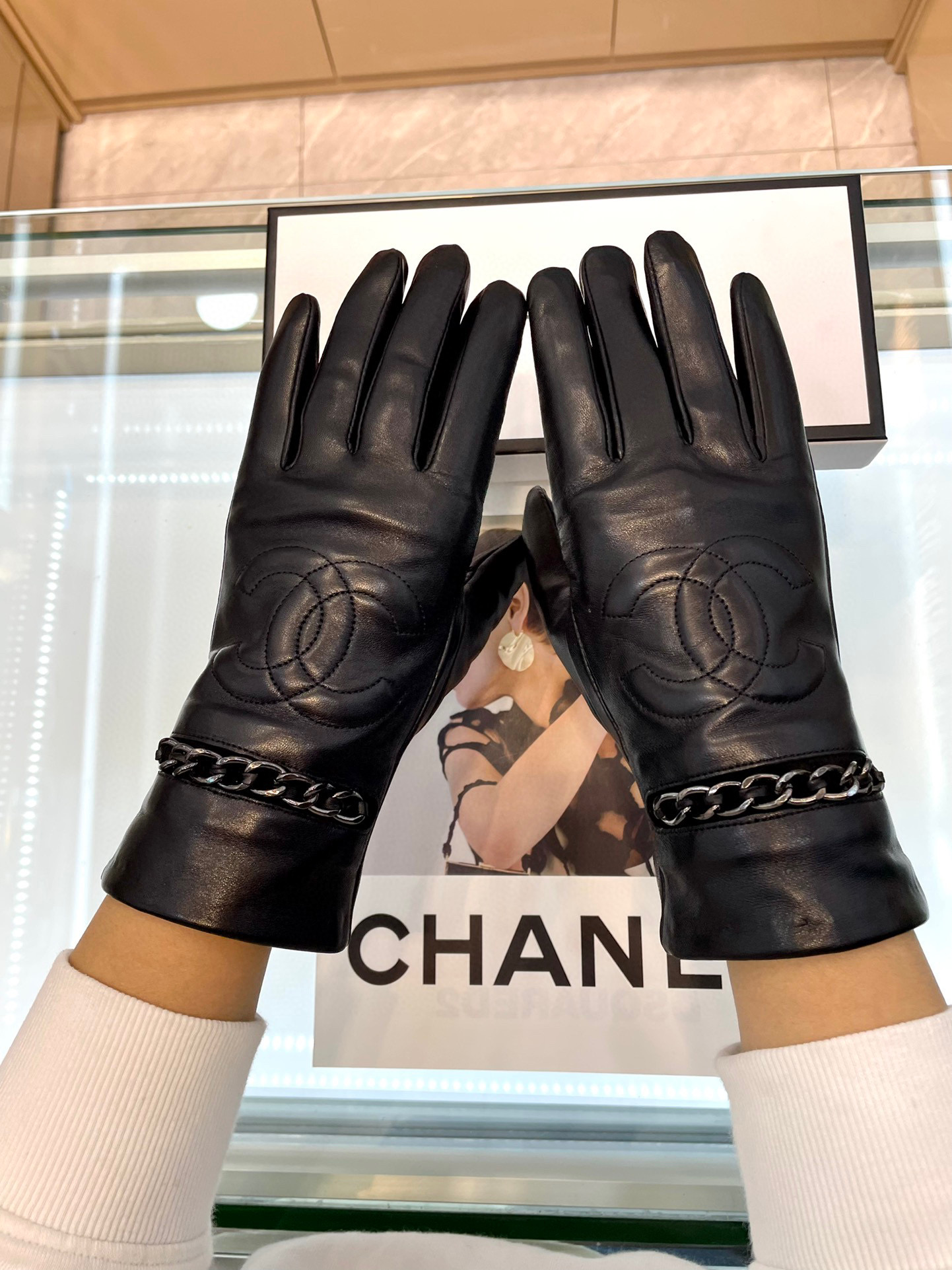 ‼️ Chanel爆款到 。【顶级原单】官网同步女士新款高档羊皮手套🎉🔒🔒百分百选用进口小羊皮 内里羊丝