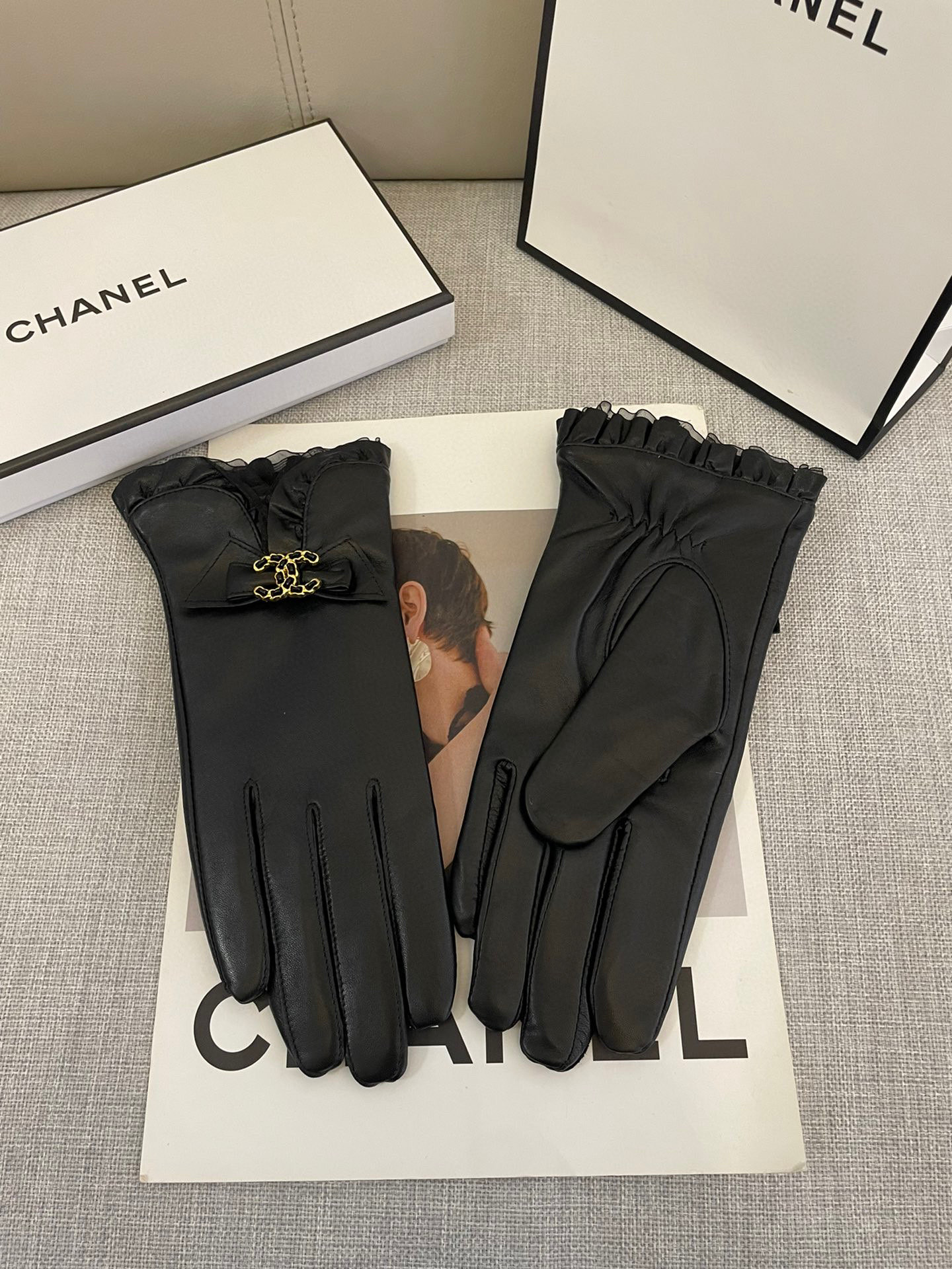 Chanel秋冬女手套👋🏻进口羊皮 皮质超薄柔软舒适 质感超群 码数 ML