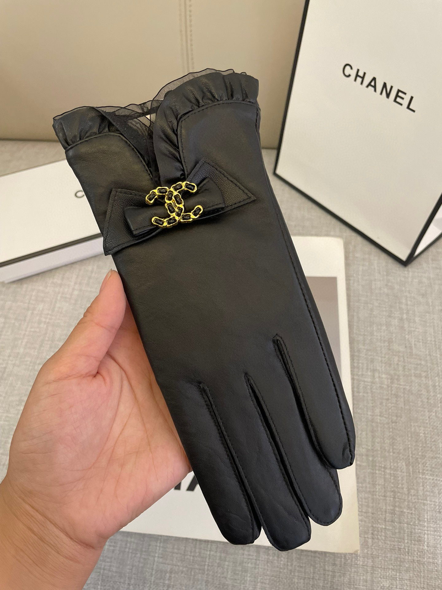 Chanel秋冬女手套👋🏻进口羊皮 皮质超薄柔软舒适 质感超群 码数 ML