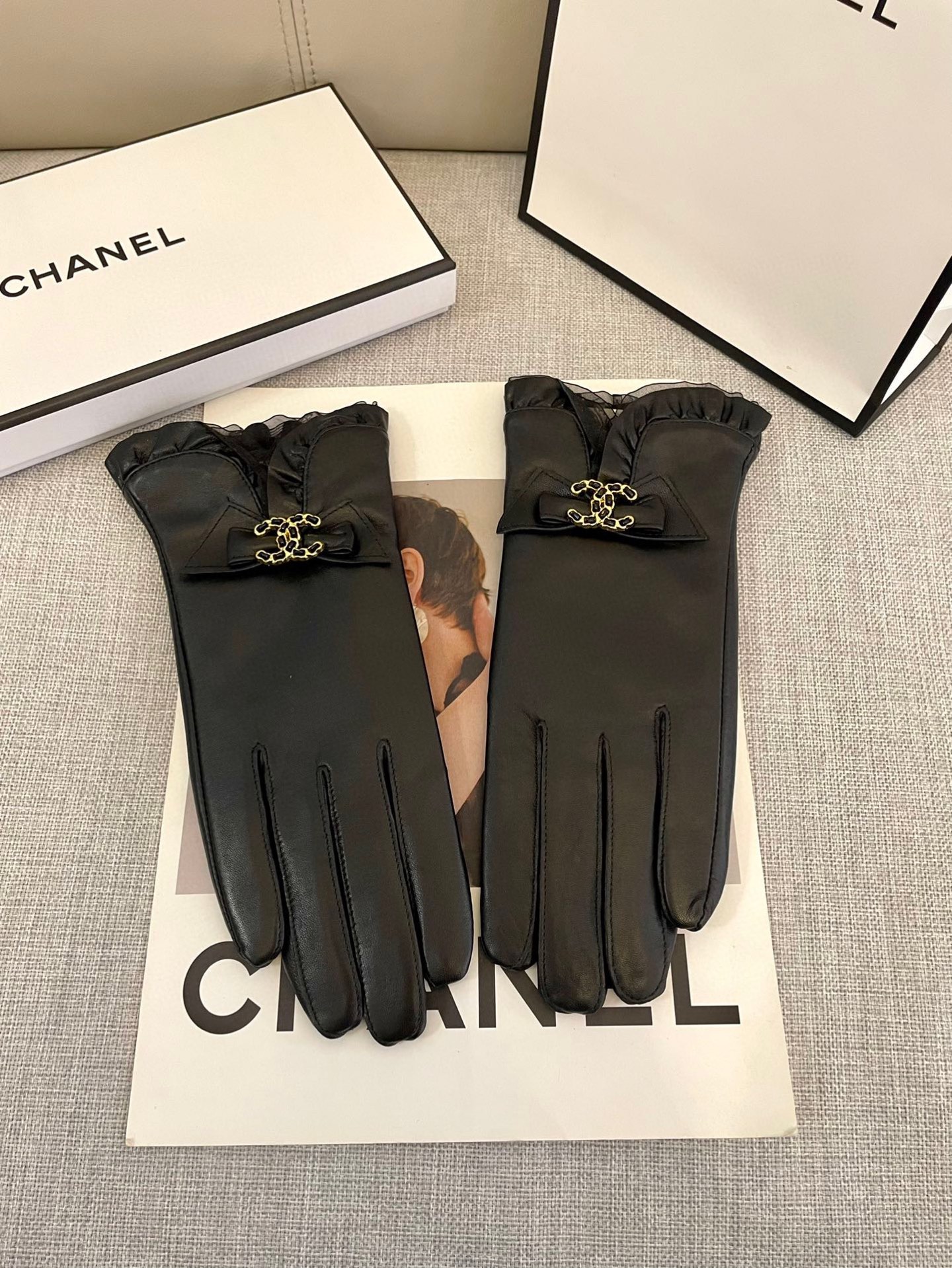 Chanel秋冬女手套👋🏻进口羊皮 皮质超薄柔软舒适 质感超群 码数 ML