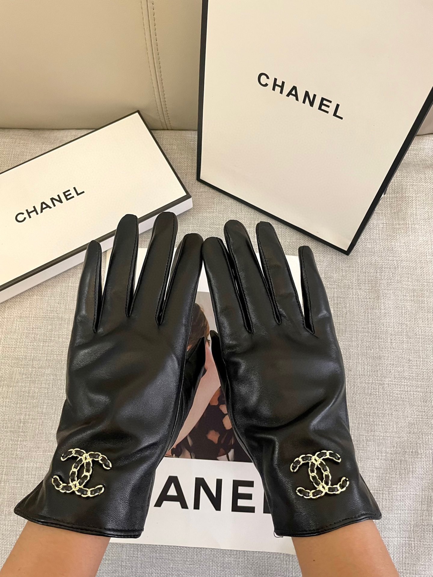 Chanel秋冬女手套👋🏻进口羊皮 皮质超薄柔软舒适 质感超群 码数 ML
