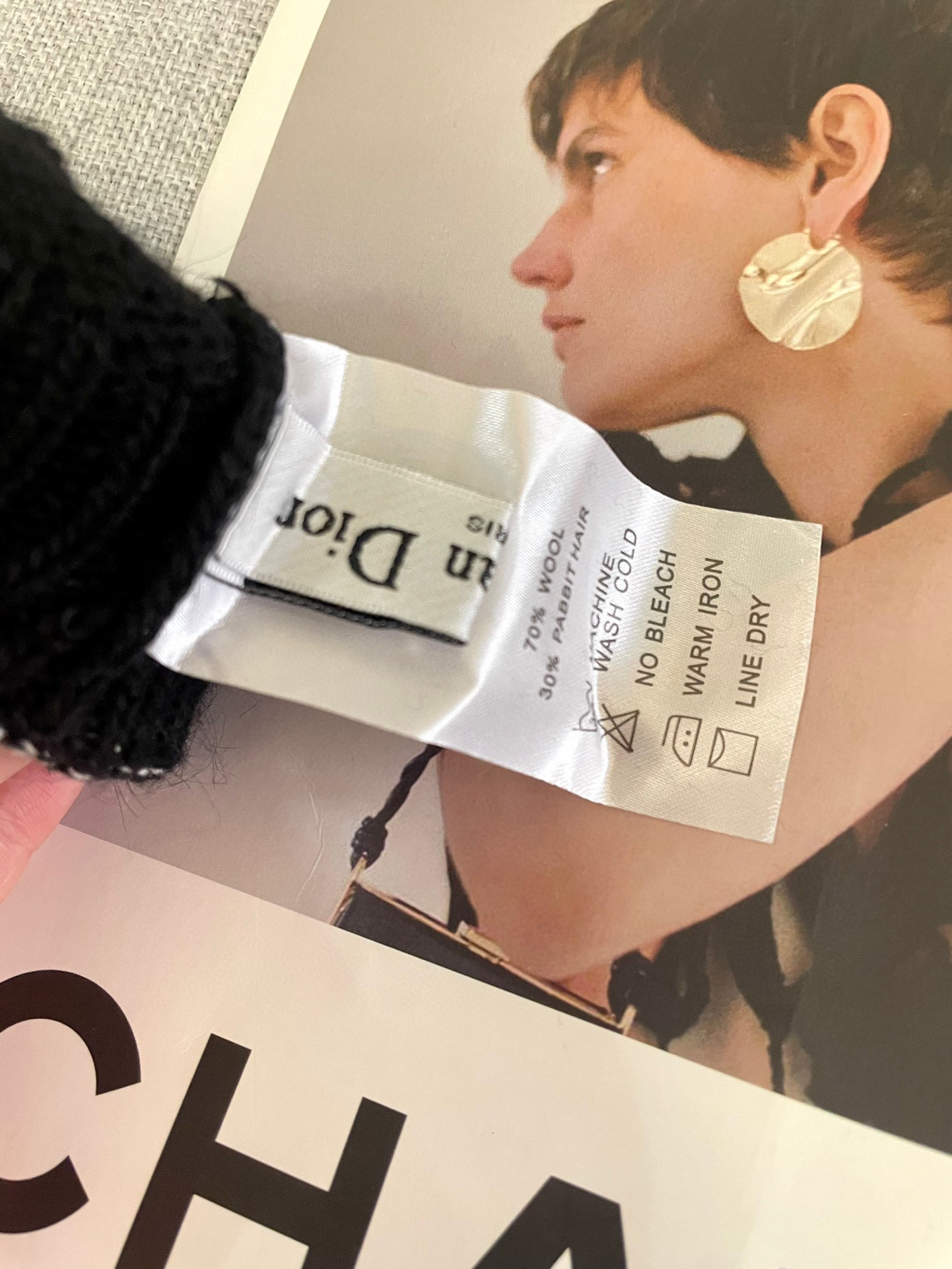 Dior羊毛针织手套🧤糖果纯色系列今年秋冬大火。 每色都超好看 搭配羊绒大衣绝美 立体版型剪裁 线条流畅