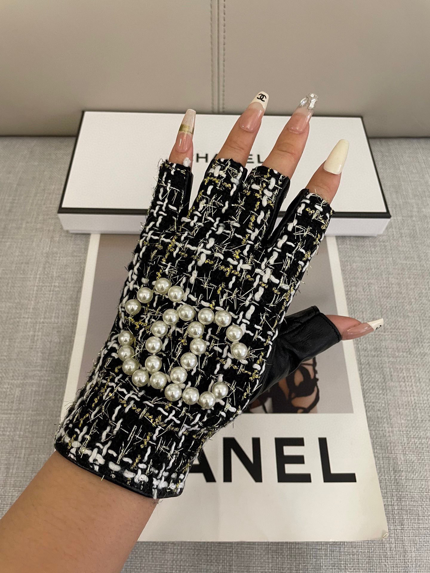 香奈儿Chanel‼️欧洲新款🇫🇷【顶级原单】女士高档半指手套 💁💁💁香奈儿御用毛呢手套 顶级做工💋任何