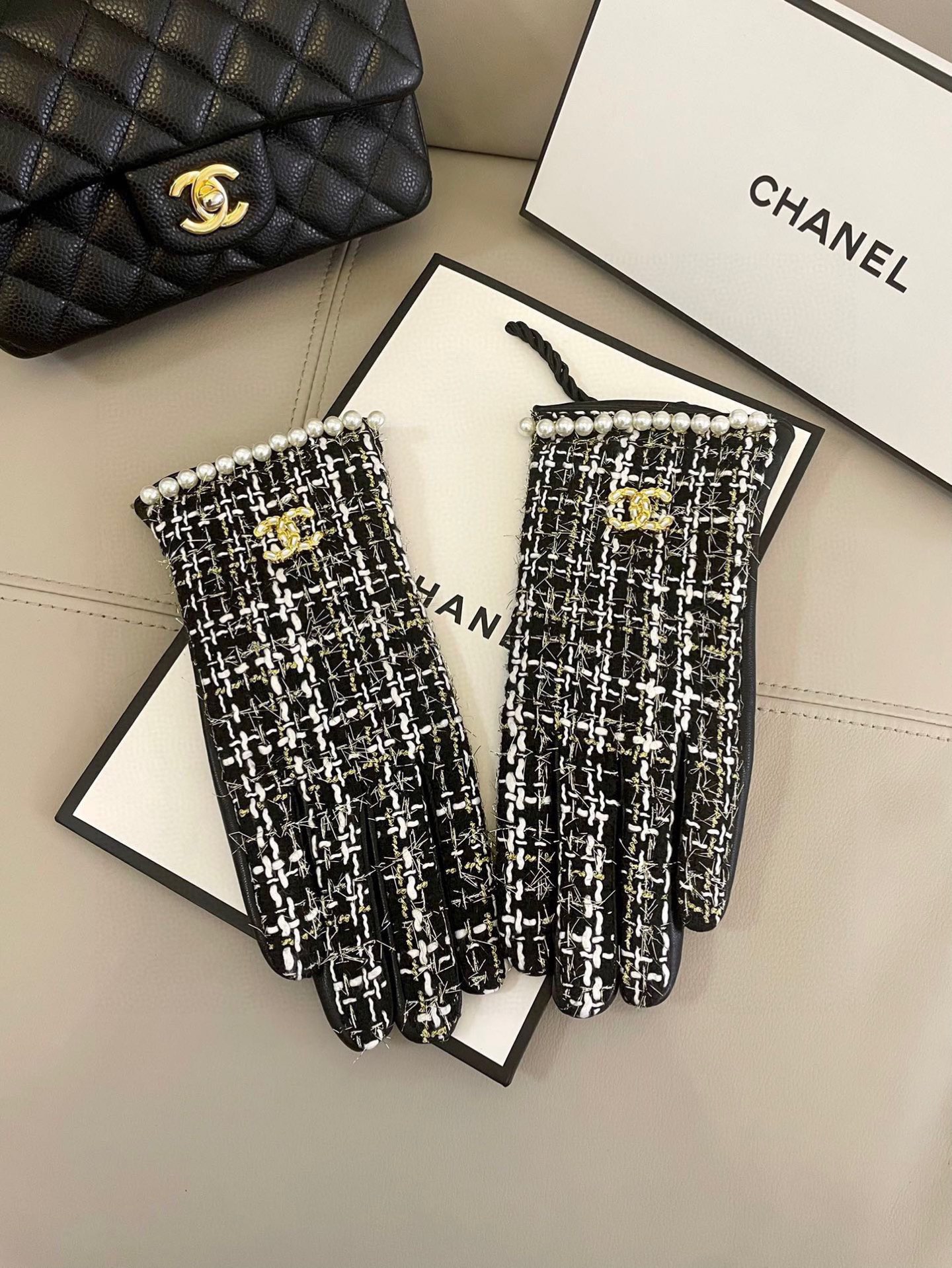 香奈儿Chanel‼️欧洲新款🇫🇷【顶级原单】女士高档半指手套 💁💁💁香奈儿御用毛呢手套 顶级做工💋任何