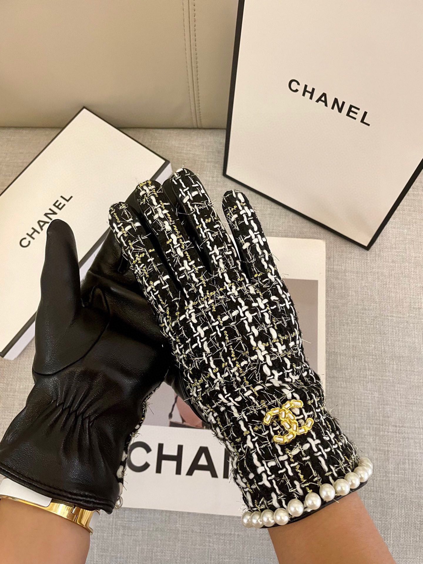香奈儿Chanel‼️欧洲新款🇫🇷【顶级原单】女士高档半指手套 💁💁💁香奈儿御用毛呢手套 顶级做工💋任何