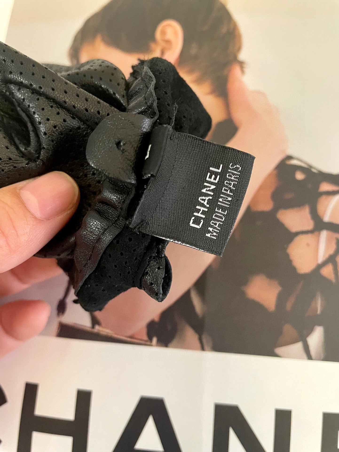 香奈儿～Chanel最新款蕾丝网纱时尚手套 女人味十足 🐰🌹均码