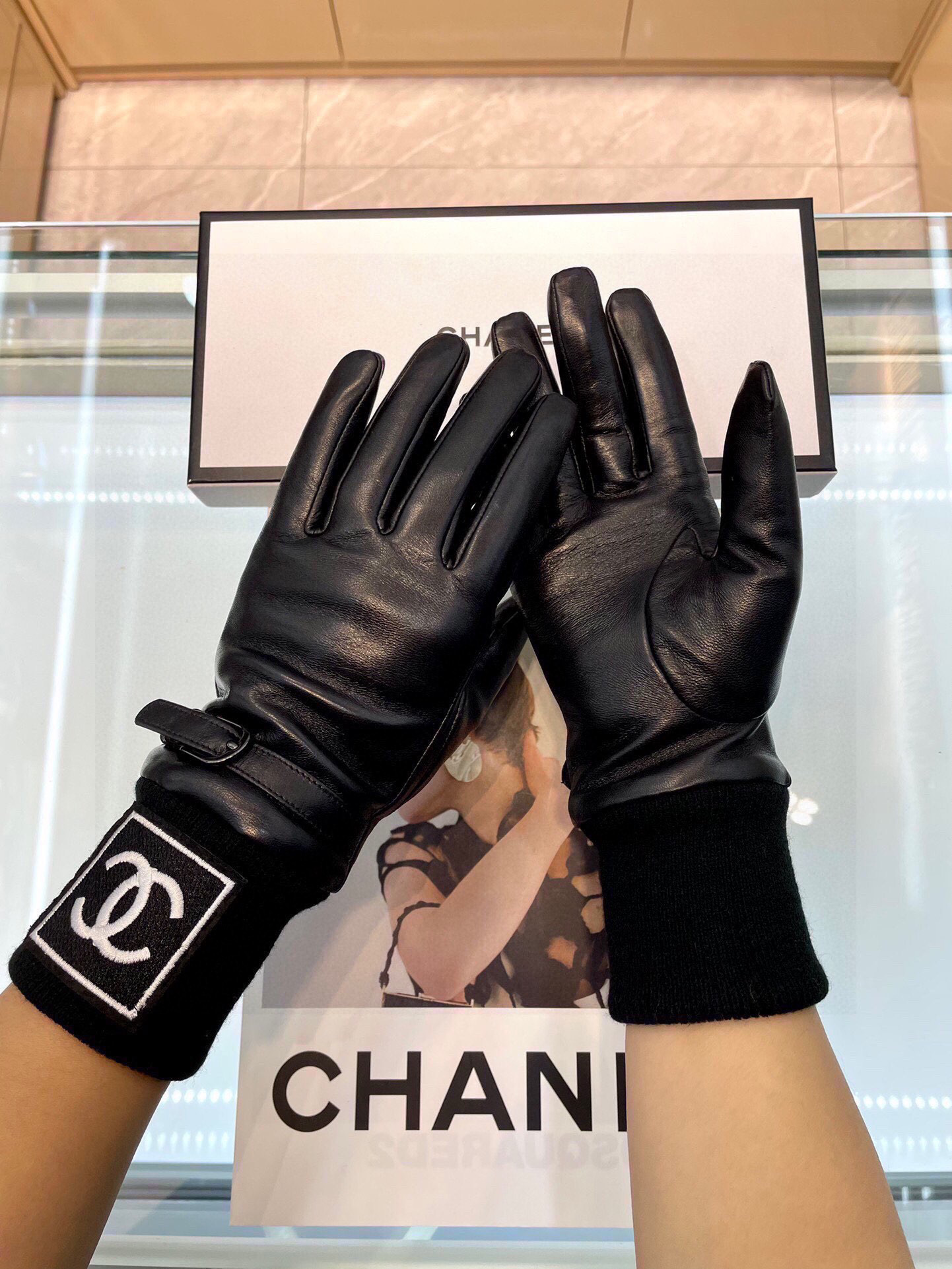 新款独家首发 Chanel香奈儿 女士新款高档羊皮手套🎉🎉女神首选 不可错过💁💁 一级绵羊皮 皮质细腻柔