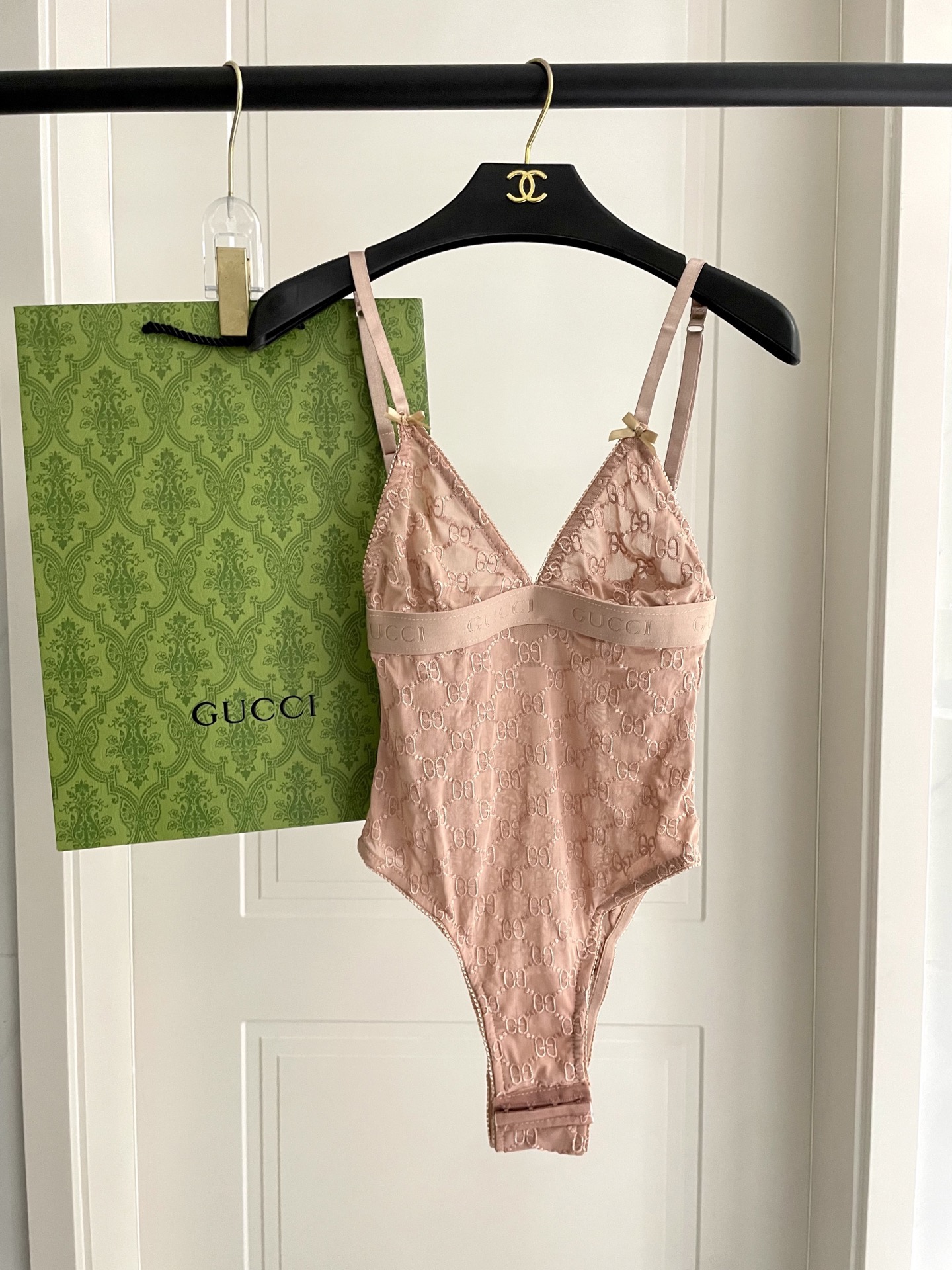 P115 Gucci古奇新款网纱泳衣👙 上身超级棒！同步各大专柜发售，自然而然呈现时尚感！十分减龄，具有年轻活力。 
码数：S M L Xl