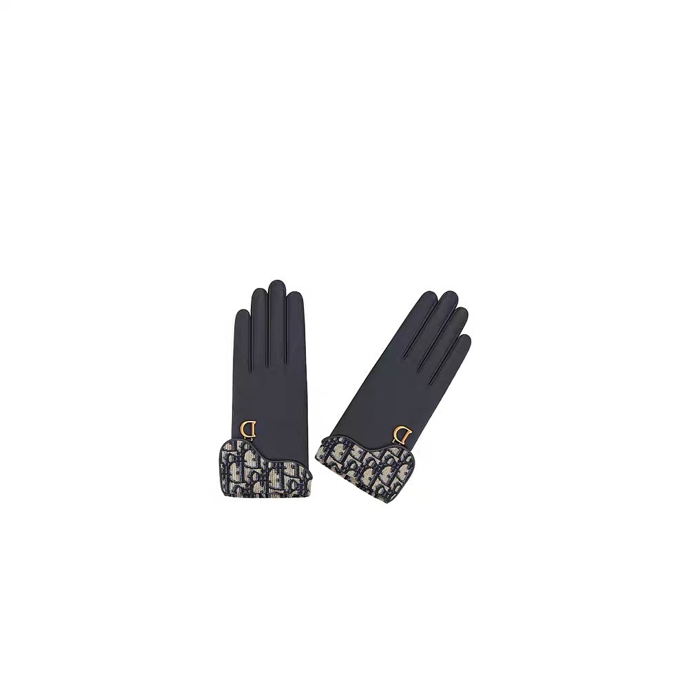 NO:702004,Dior's popular model is [Imported Leather, Top Original]. The official website synchronizes the new high-end sheepskin gloves for women, which are 100% made of imported lambskin with sheepskin lining. The leather is bright and full, soft and delicate. It has a first-class feel. Look for the imported sheepskin with a unique feel. Original hardware. Top-notch workmanship. No detail is spared. Authentic version. Purchasing level. One-to-one counter. Comes with packaging box. Gloves, gloves, dior, sheepskin, gloves.19860909迪奥爆款到【进口皮 顶级原单】官网同步女士新款高档羊皮手套百分百选用进口小羊皮 内里羊丝里 皮质光泽鲜亮饱满 柔软细腻 手感一流认准进口羊皮特有手感原版五金 顶级做工任何细节都不放过正品开版 代购级别 专柜一比一 配包装盒 码数L手套,手套,dior,sheepskin,gloves,accessory