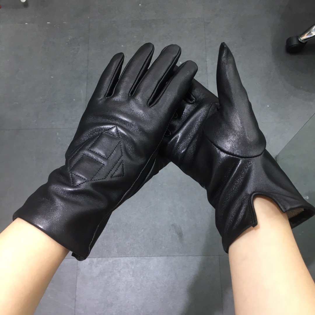 NO:718411,Hermès new women's gloves, first-grade sheepskin, ultra-thin leather, soft and comfortable, special hand shape, superior texture, size, one-size-fits-all gloves, gloves, hermes, sheepskin, gloves19860909爱马仕新款女士手套 一级羊皮 皮质超薄柔软舒适 特显手型 质感超群 码数 均码手套,手套,hermes,sheepskin,gloves,accessory