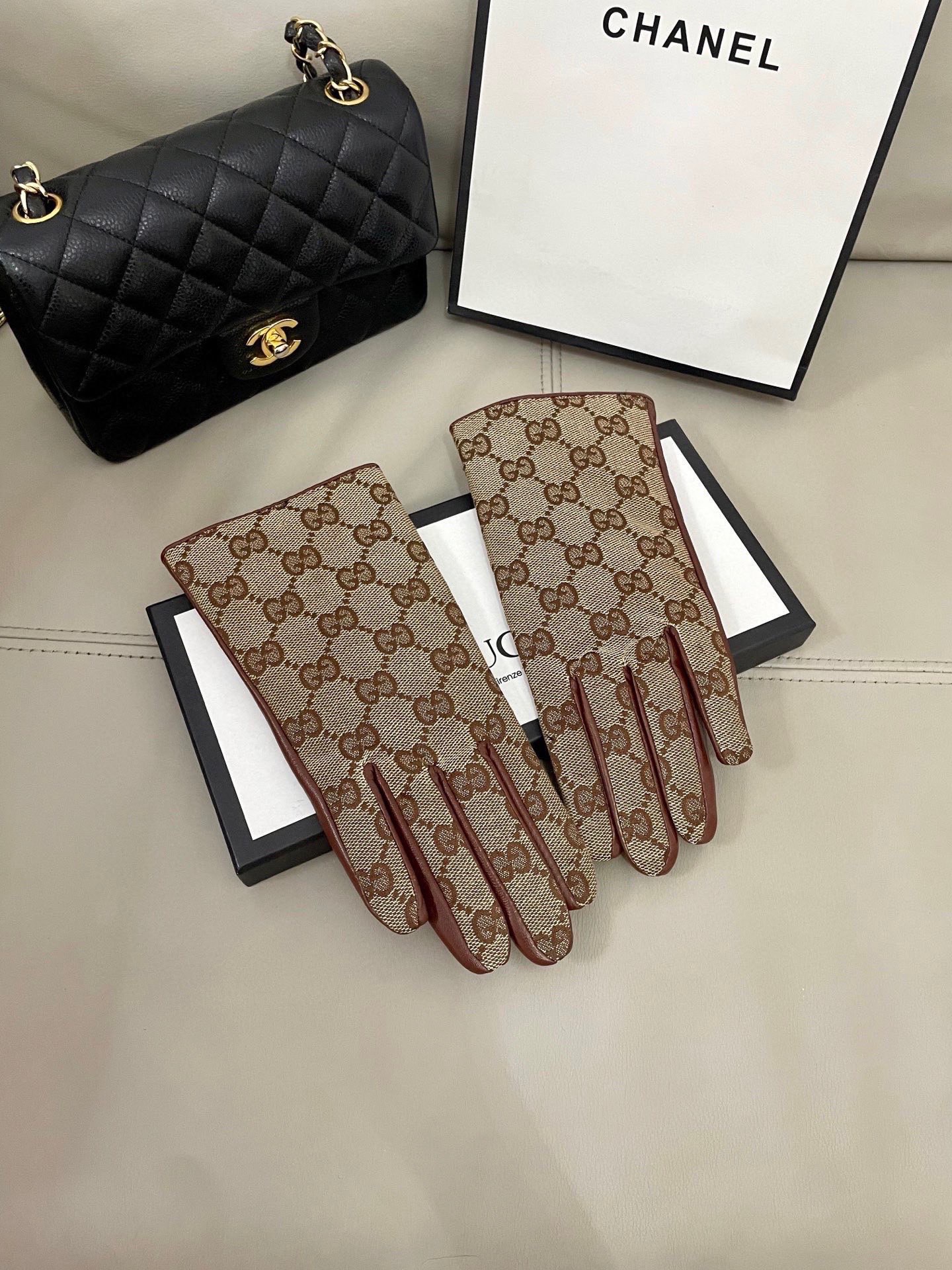 NO:718479,Gucci's new women's gloves, first-grade sheepskin, ultra-thin leather, soft and comfortable, special hand shape, superior texture, size, one-size-fits-all gloves, gloves, gucci, sheepskin, gloves19860909Gucci新款女士手套 一级羊皮 皮质超薄柔软舒适 特显手型 质感超群 码数 均码手套,手套,gucci,sheepskin,gloves,accessory