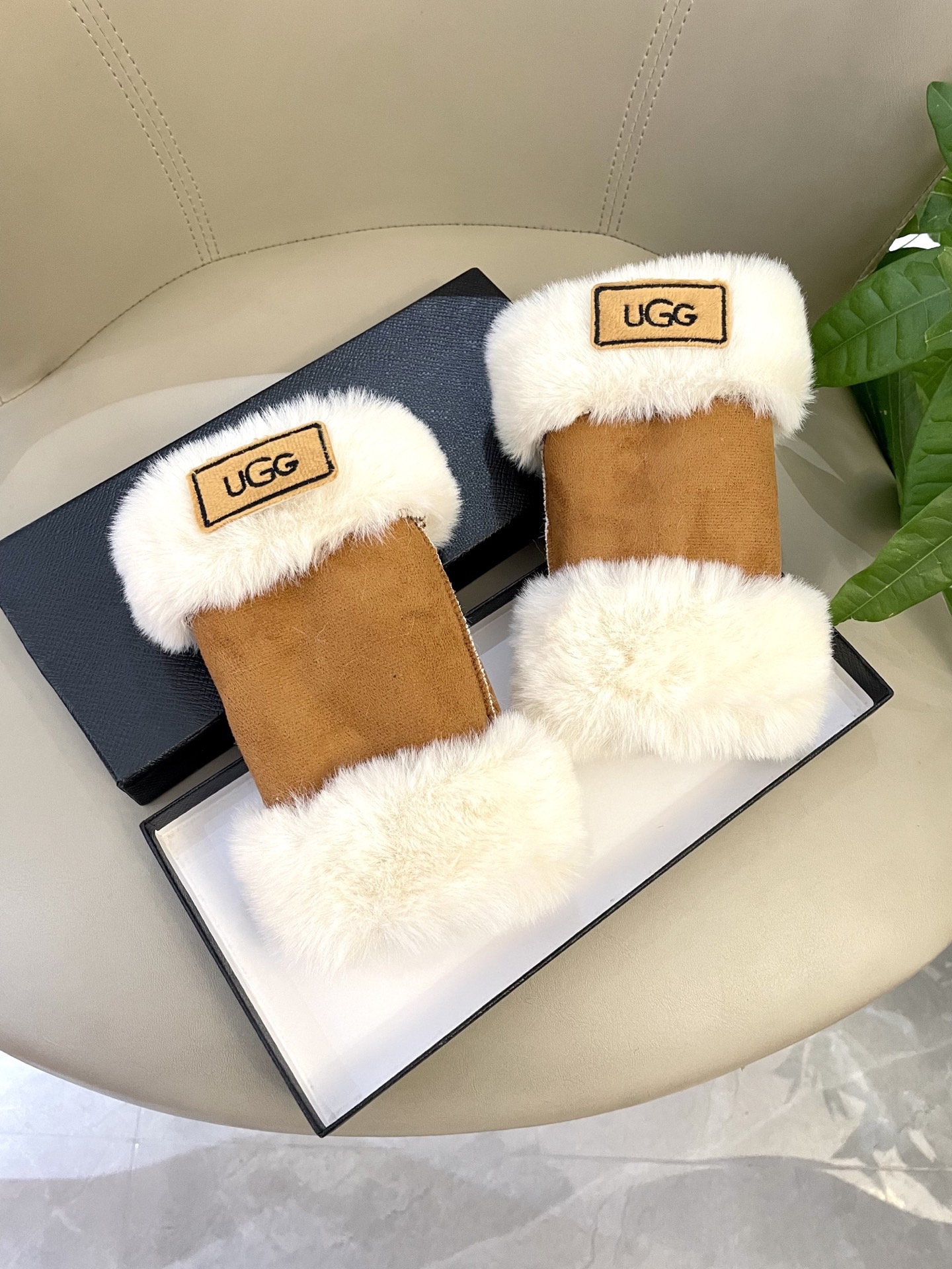 _ds19sCvaSo3_dEkxsmqpFcBzjpR3Q3nmK9b-SvQ