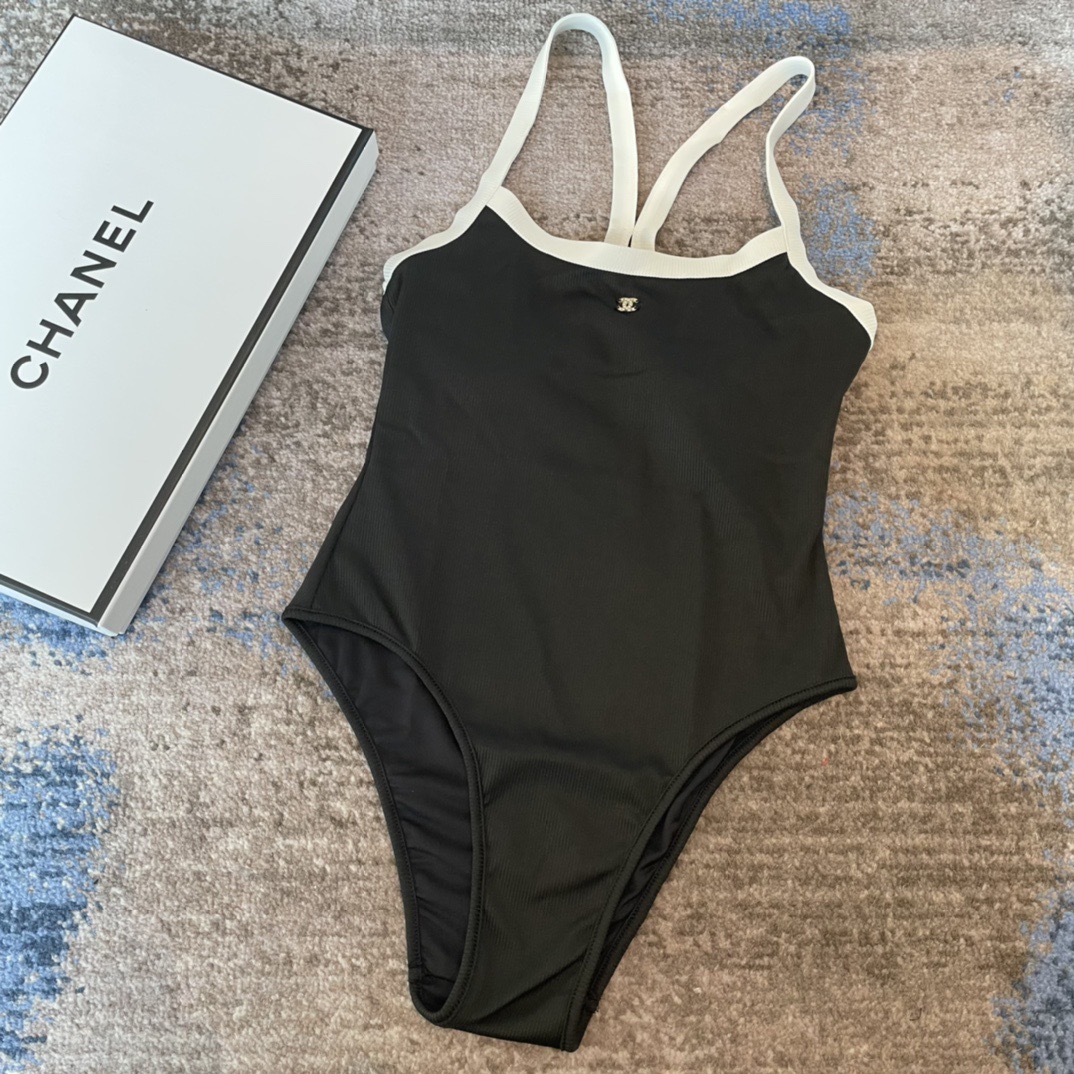 Chanel 辣妹限定系列款 订制双C钻扣