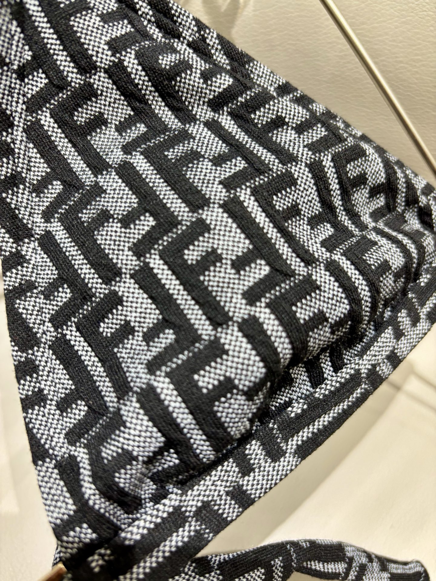 芬迪新款分体泳衣 适合多种场景的游泳衣🏊‍♀️海边 游泳池 温泉 水上乐园 漂流都可以😌内搭也完全可以 