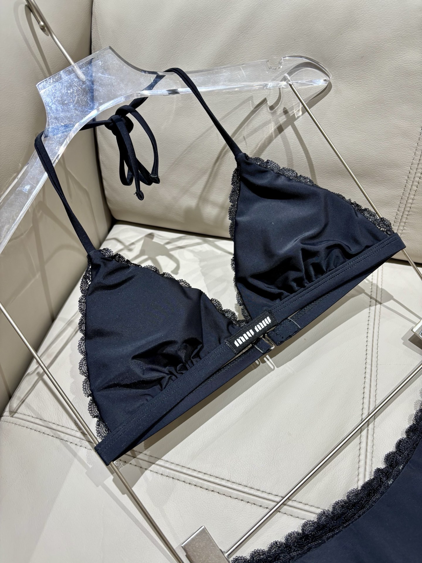 miumiu新款分体泳衣 适合多种场景的游泳衣🏊‍♀️海边 游泳池 温泉 水上乐园 漂流都可以😌内搭也完