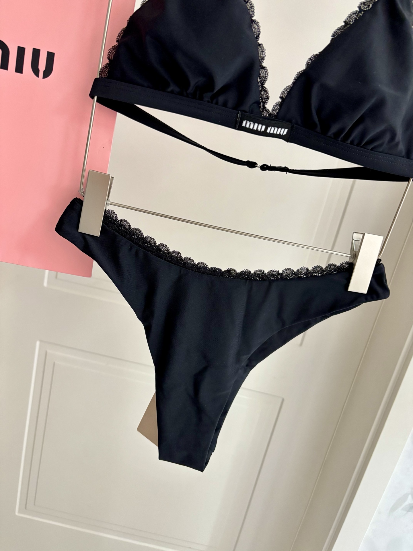 miumiu新款分体泳衣 适合多种场景的游泳衣🏊‍♀️海边 游泳池 温泉 水上乐园 漂流都可以😌内搭也完