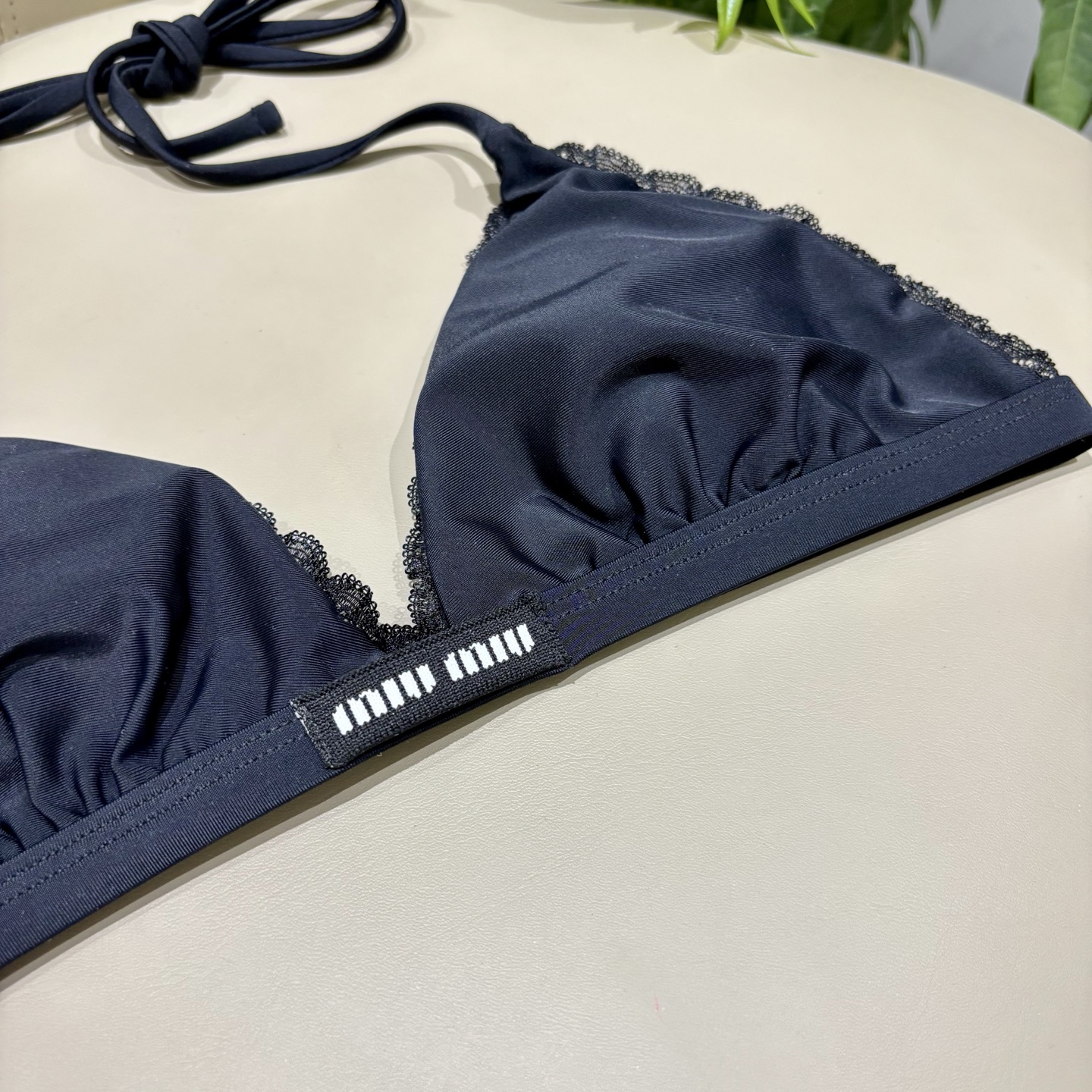 miumiu新款分体泳衣 适合多种场景的游泳衣🏊‍♀️海边 游泳池 温泉 水上乐园 漂流都可以😌内搭也完