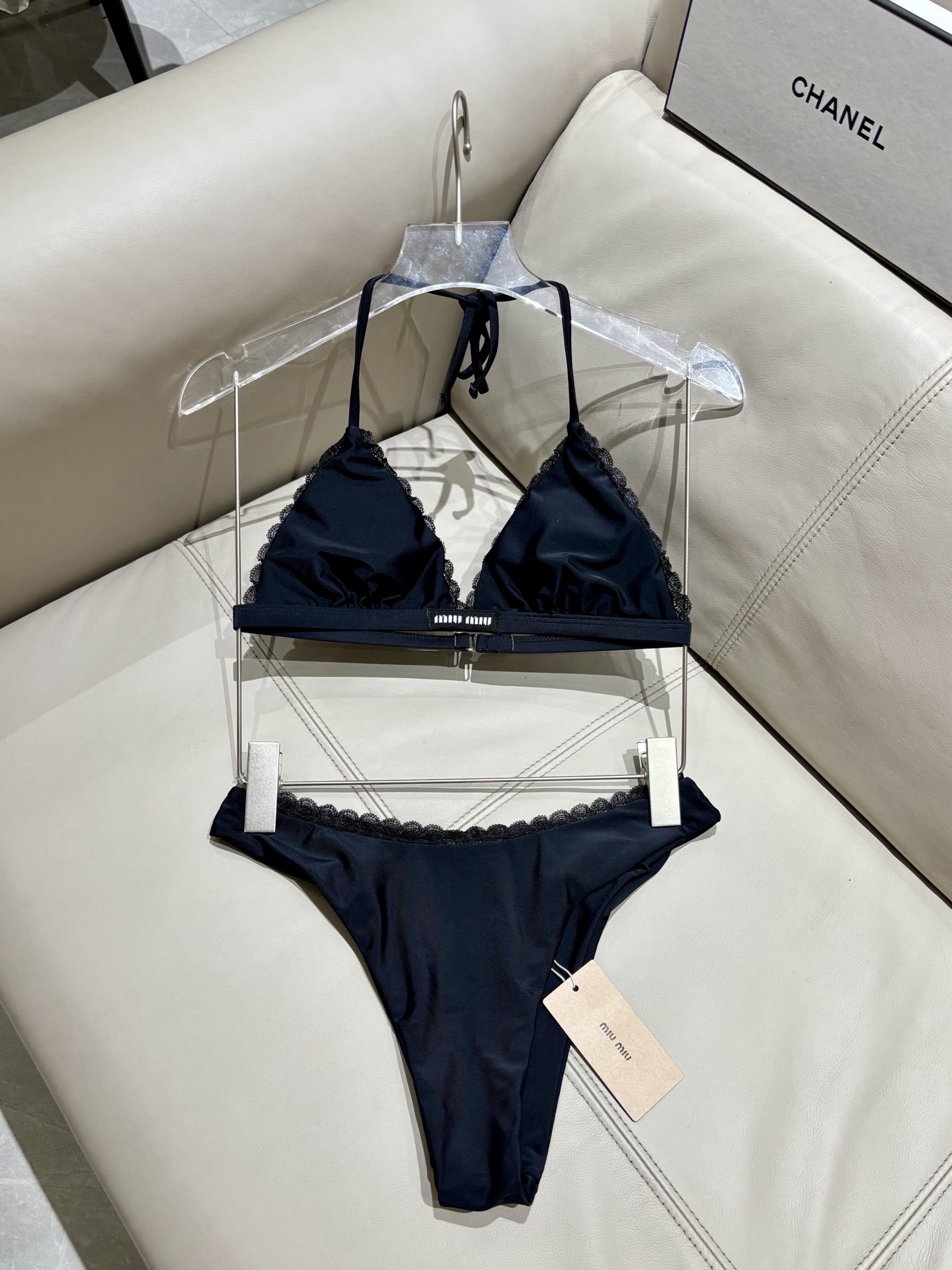 miumiu新款分体泳衣 适合多种场景的游泳衣🏊‍♀️海边 游泳池 温泉 水上乐园 漂流都可以😌内搭也完