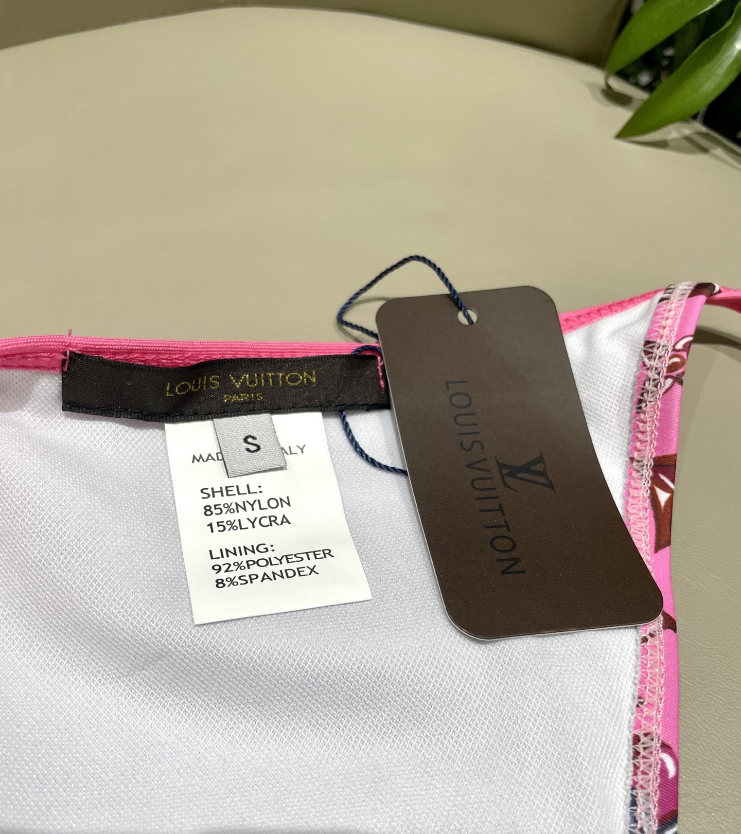 Lv比基尼 简单大气 适合多种场景的游泳衣🏊‍♀️海边 游泳池 温泉 水上乐园 漂流都可以😌内搭也完全可