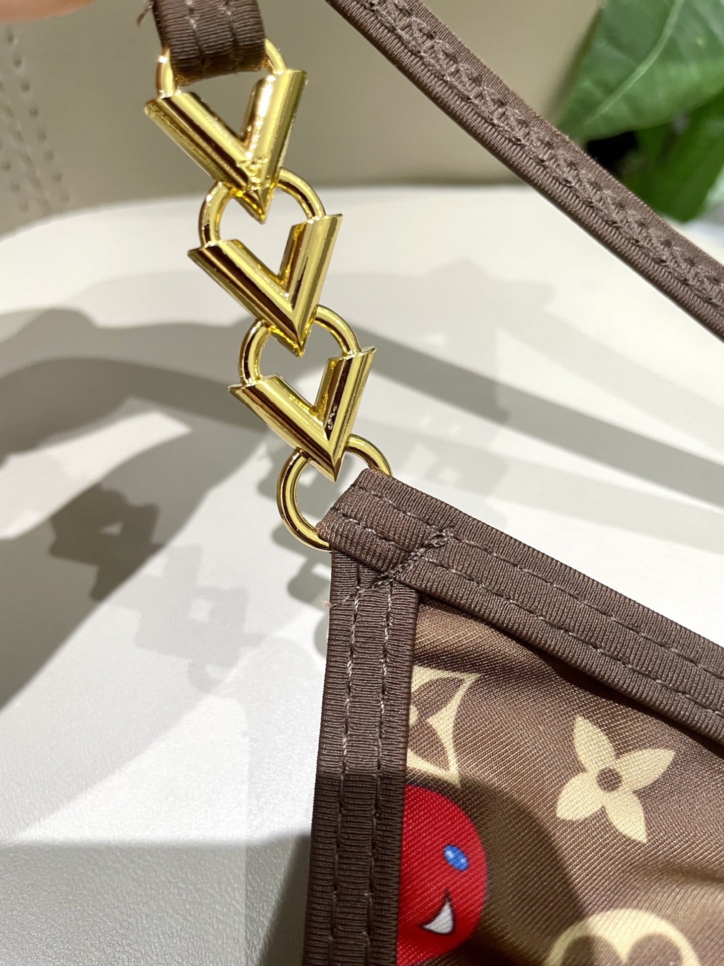 Lv比基尼 简单大气 适合多种场景的游泳衣🏊‍♀️海边 游泳池 温泉 水上乐园 漂流都可以😌内搭也完全可