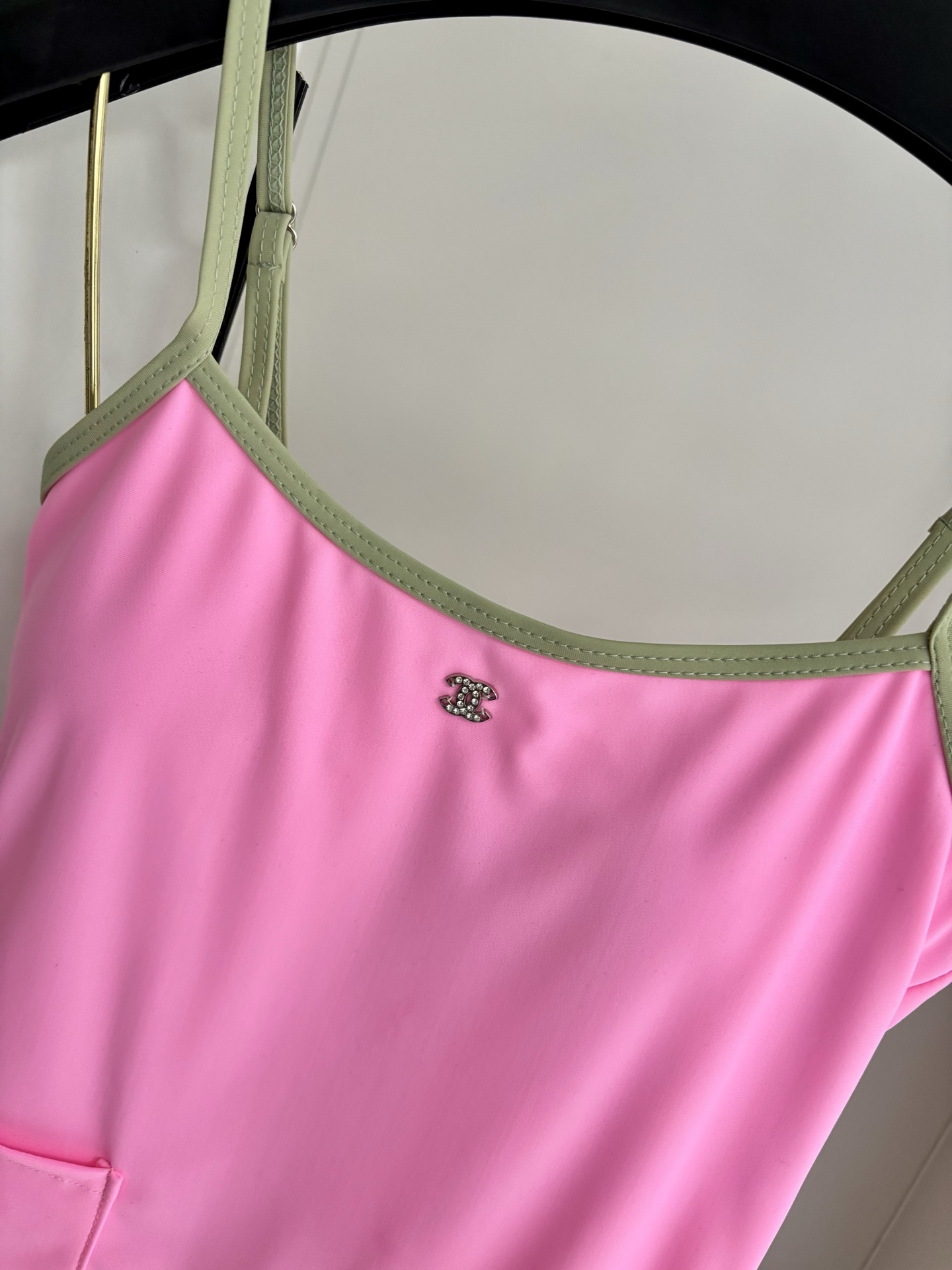 Chanel新款泳衣😍🥰适合多种场景的游泳衣🏊‍♀️海边 游泳池 温泉 水上乐园 漂流都可以😌内搭也完全