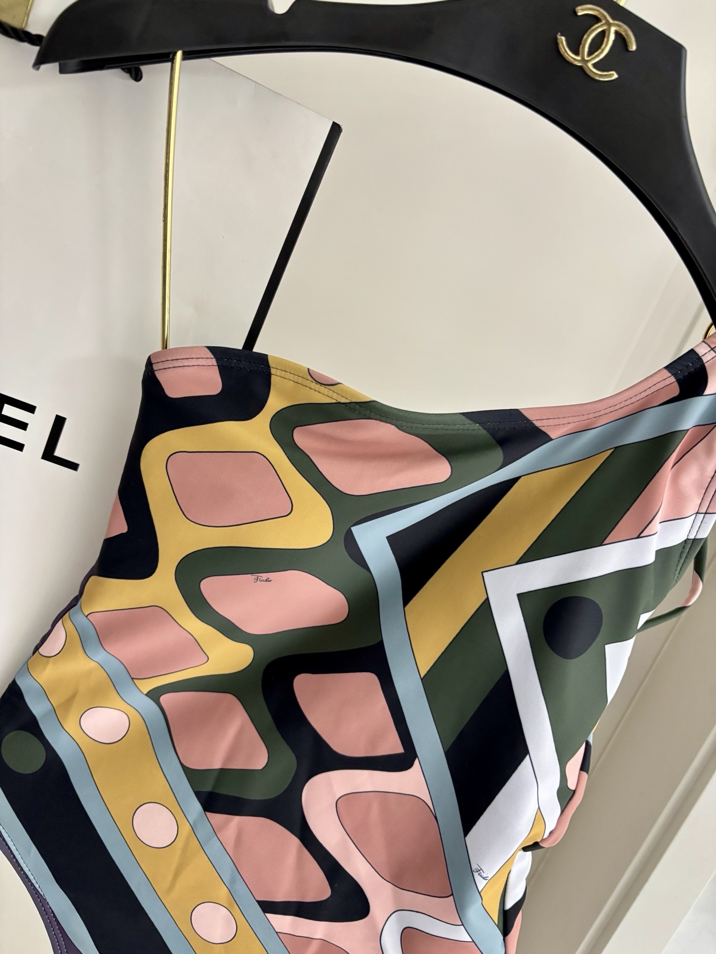 Pucci专柜新款连体泳衣 泳衣➕纱巾 2件套 气质高雅 😍🥰适合多种场景的游泳衣🏊‍♀️海边 游泳池 