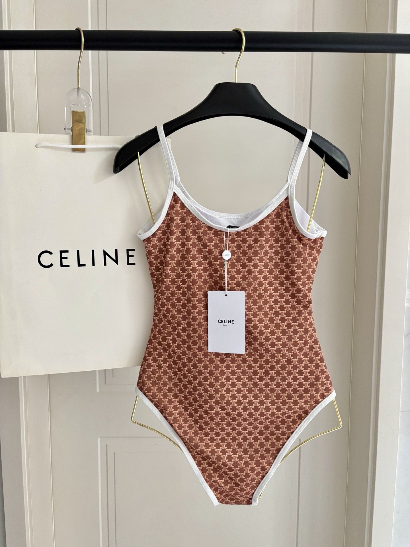 Celine新款连体泳衣 😍🥰适合多种场景的游泳衣🏊‍♀️海边 游泳池 温泉 水上乐园 漂流都可以😌面料