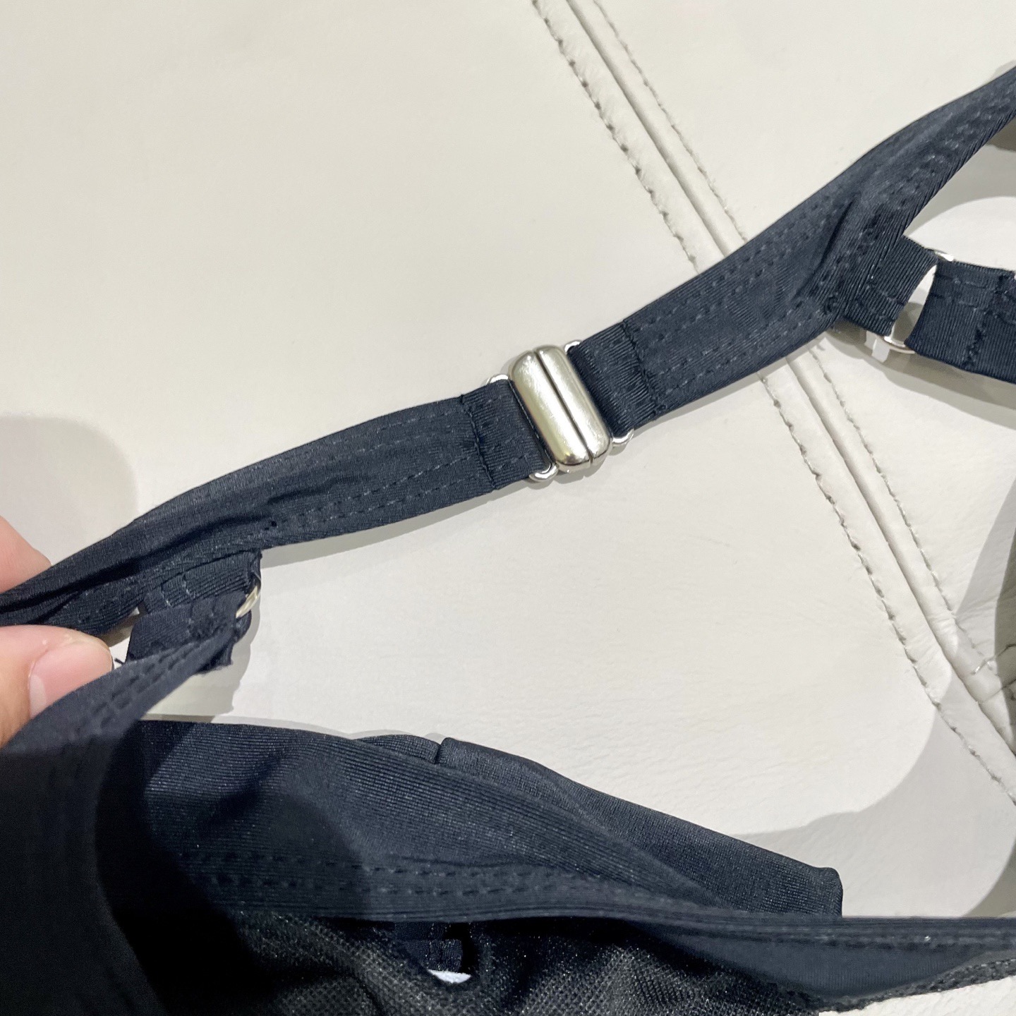 PRADA新款露背连体泳衣 黑色简单大气 适合多种场景的游泳衣🏊‍♀️海边 游泳池 温泉 水上乐园 漂流