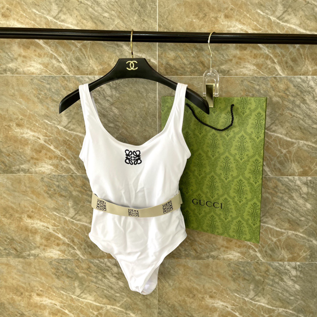 Lowe新款泳衣 😍🥰适合多种场景的游泳衣🏊‍♀️海边游泳池 温泉 水上乐园 漂流都可以😌内搭也完全可以