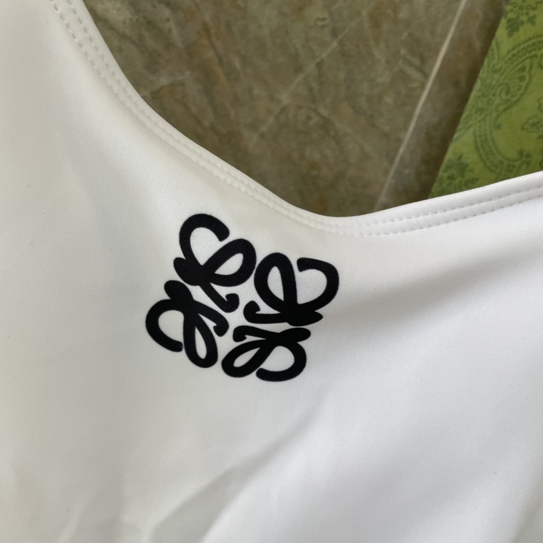 Lowe新款泳衣 😍🥰适合多种场景的游泳衣🏊‍♀️海边游泳池 温泉 水上乐园 漂流都可以😌内搭也完全可以