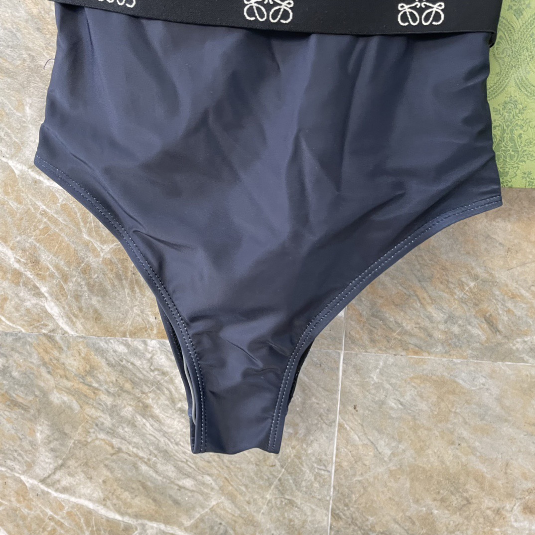 Lowe新款泳衣 😍🥰适合多种场景的游泳衣🏊‍♀️海边游泳池 温泉 水上乐园 漂流都可以😌内搭也完全可以