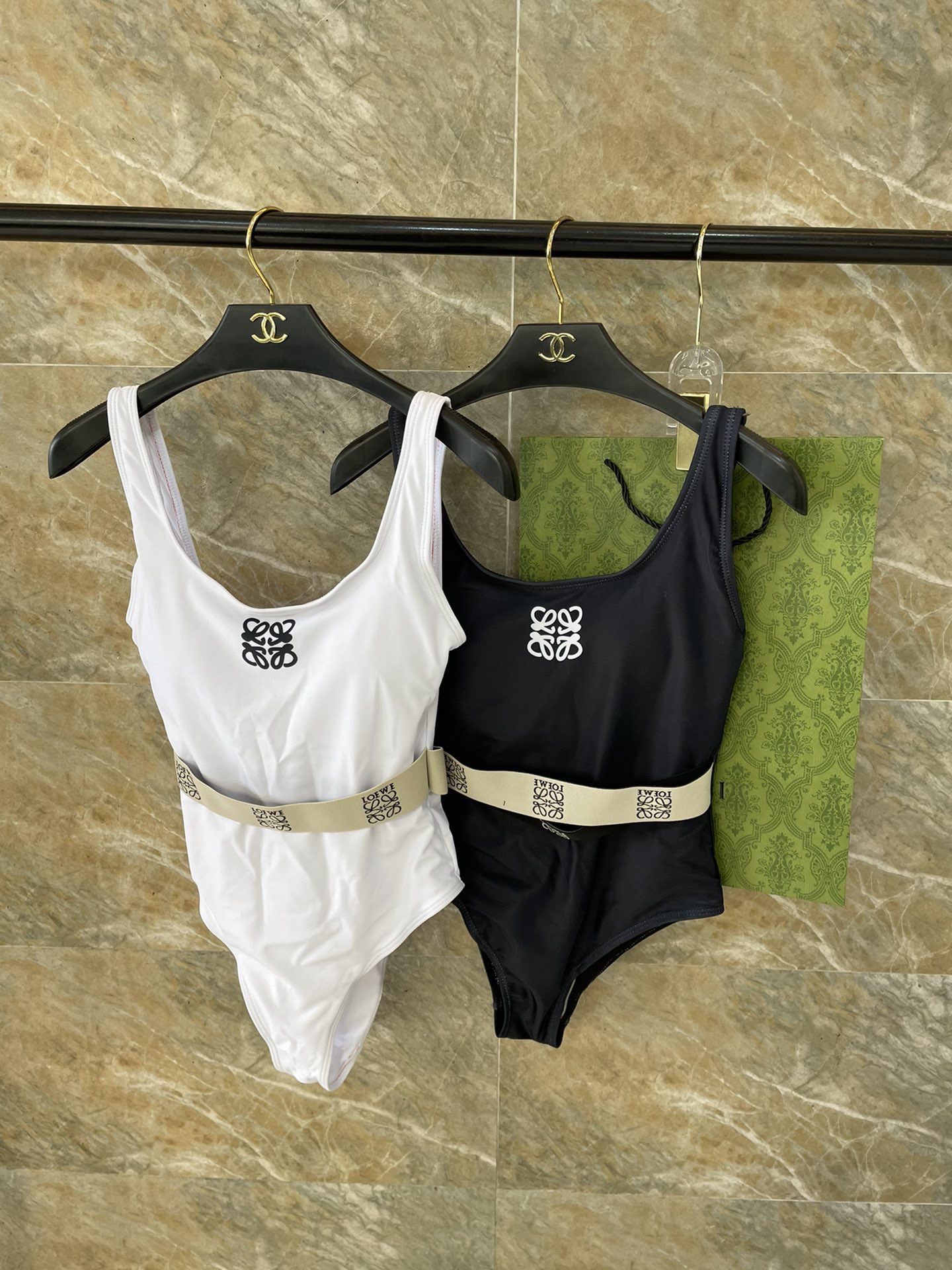 Lowe新款泳衣 😍🥰适合多种场景的游泳衣🏊‍♀️海边游泳池 温泉 水上乐园 漂流都可以😌内搭也完全可以