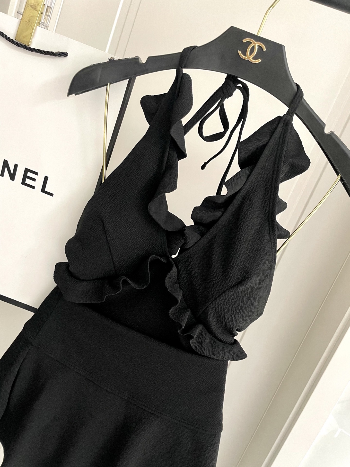 Chanel专柜新款气质款 泳衣➕裙 气质高雅 😍🥰适合多种场景的游泳衣🏊‍♀️海边 游泳池 温泉 水上