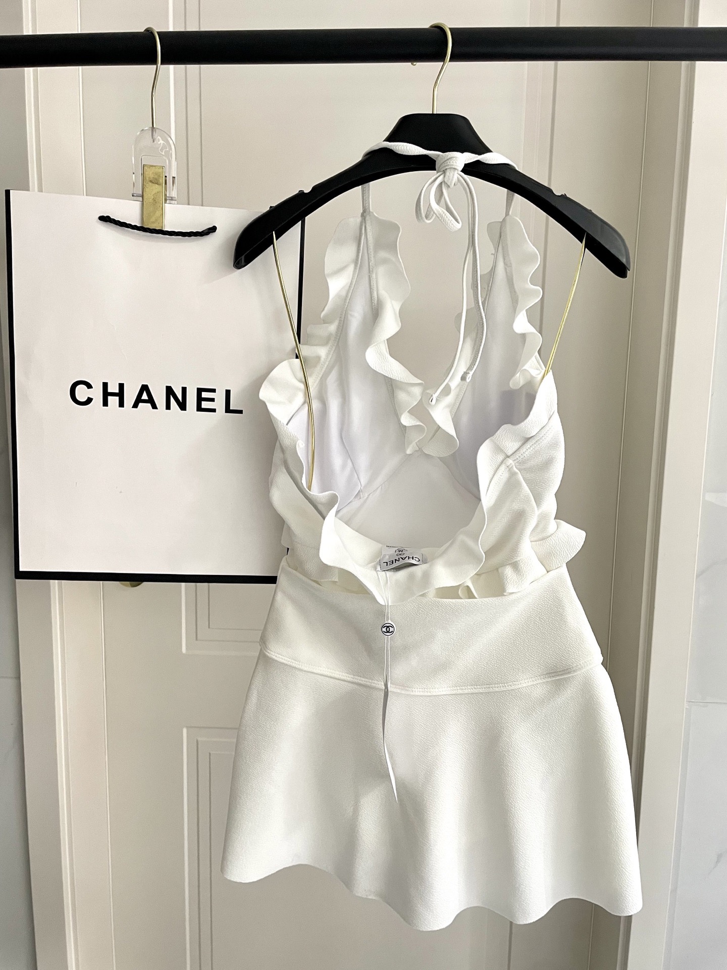 Chanel专柜新款气质款 泳衣➕裙 气质高雅 😍🥰适合多种场景的游泳衣🏊‍♀️海边 游泳池 温泉 水上