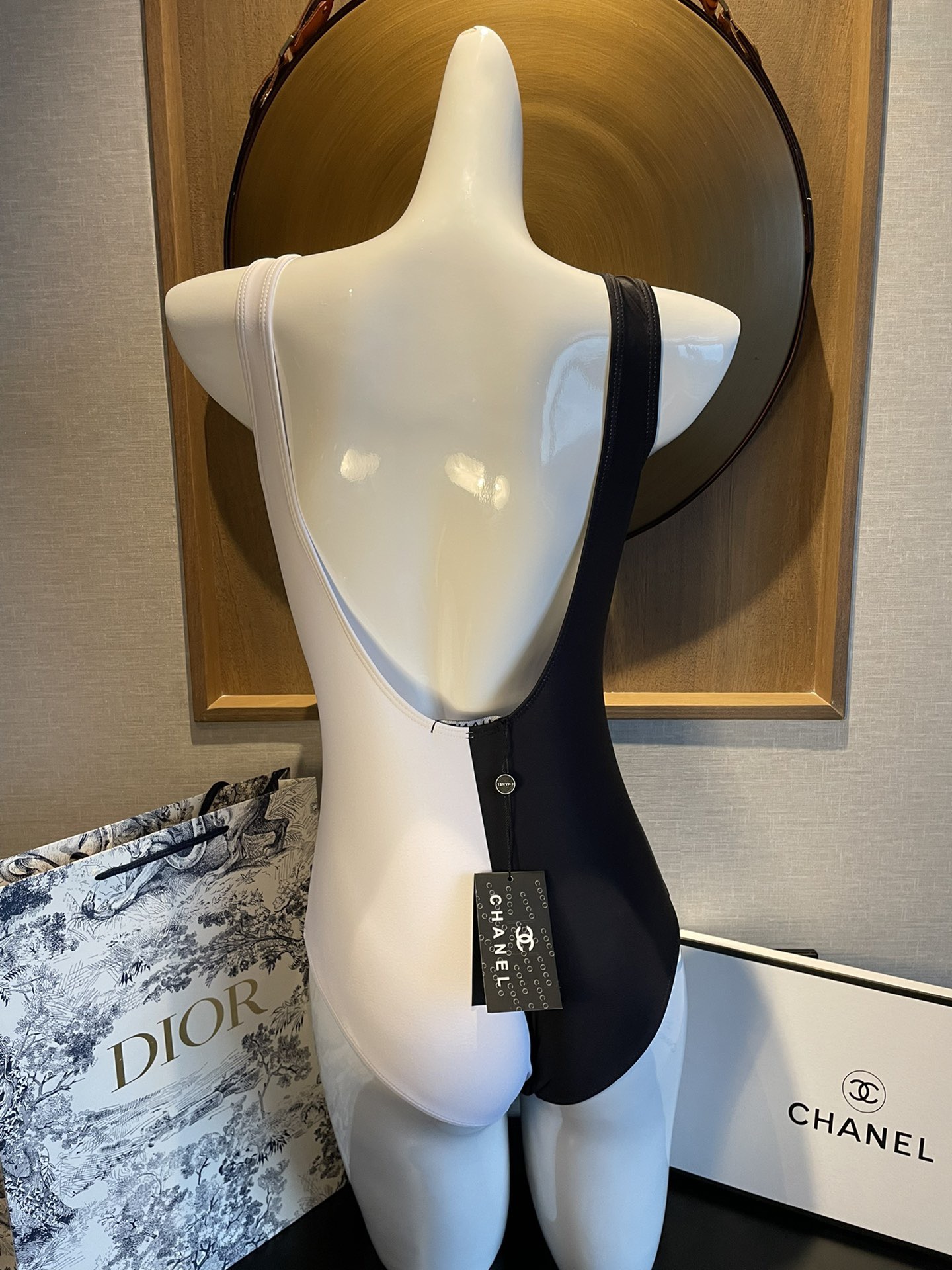 Chanel泳衣😍🥰适合多种场景的游泳衣🏊‍♀️海边 游泳池 温泉 水上乐园 漂流都可以😌内搭也完全可以