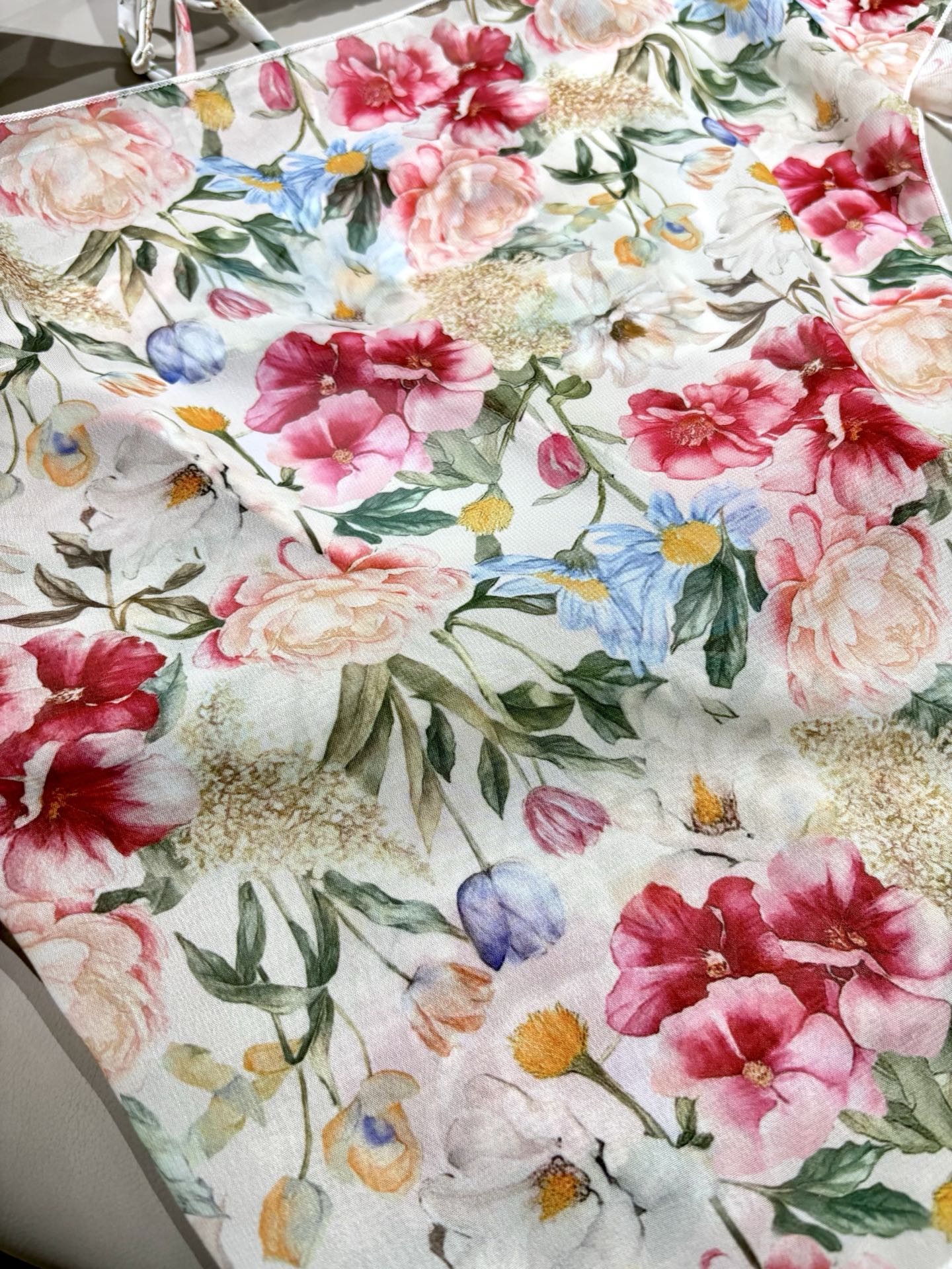 Gucci新款比基尼 三件套 😍🥰适合多种场景的游泳衣🏊‍♀️海边 游泳池 温泉 水上乐园 漂流都可以😌