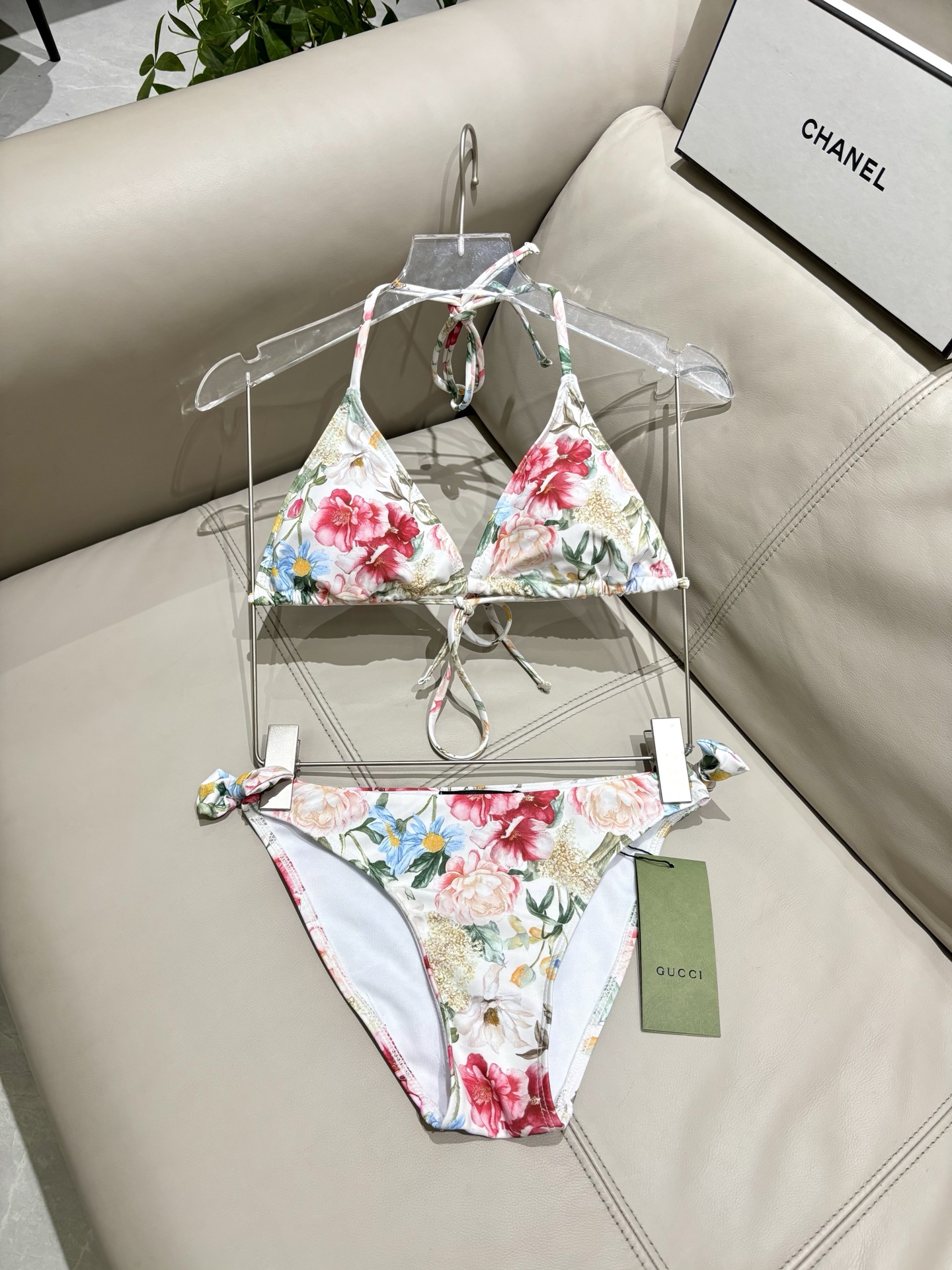 Gucci新款比基尼 三件套 😍🥰适合多种场景的游泳衣🏊‍♀️海边 游泳池 温泉 水上乐园 漂流都可以😌