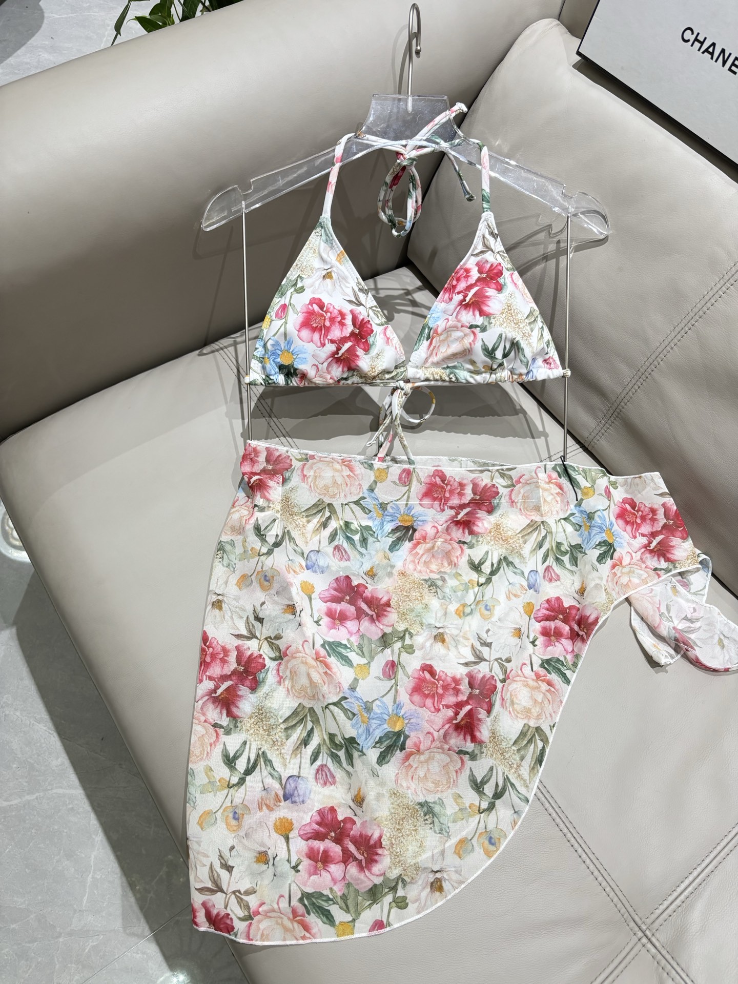 Gucci新款比基尼 三件套 😍🥰适合多种场景的游泳衣🏊‍♀️海边 游泳池 温泉 水上乐园 漂流都可以😌