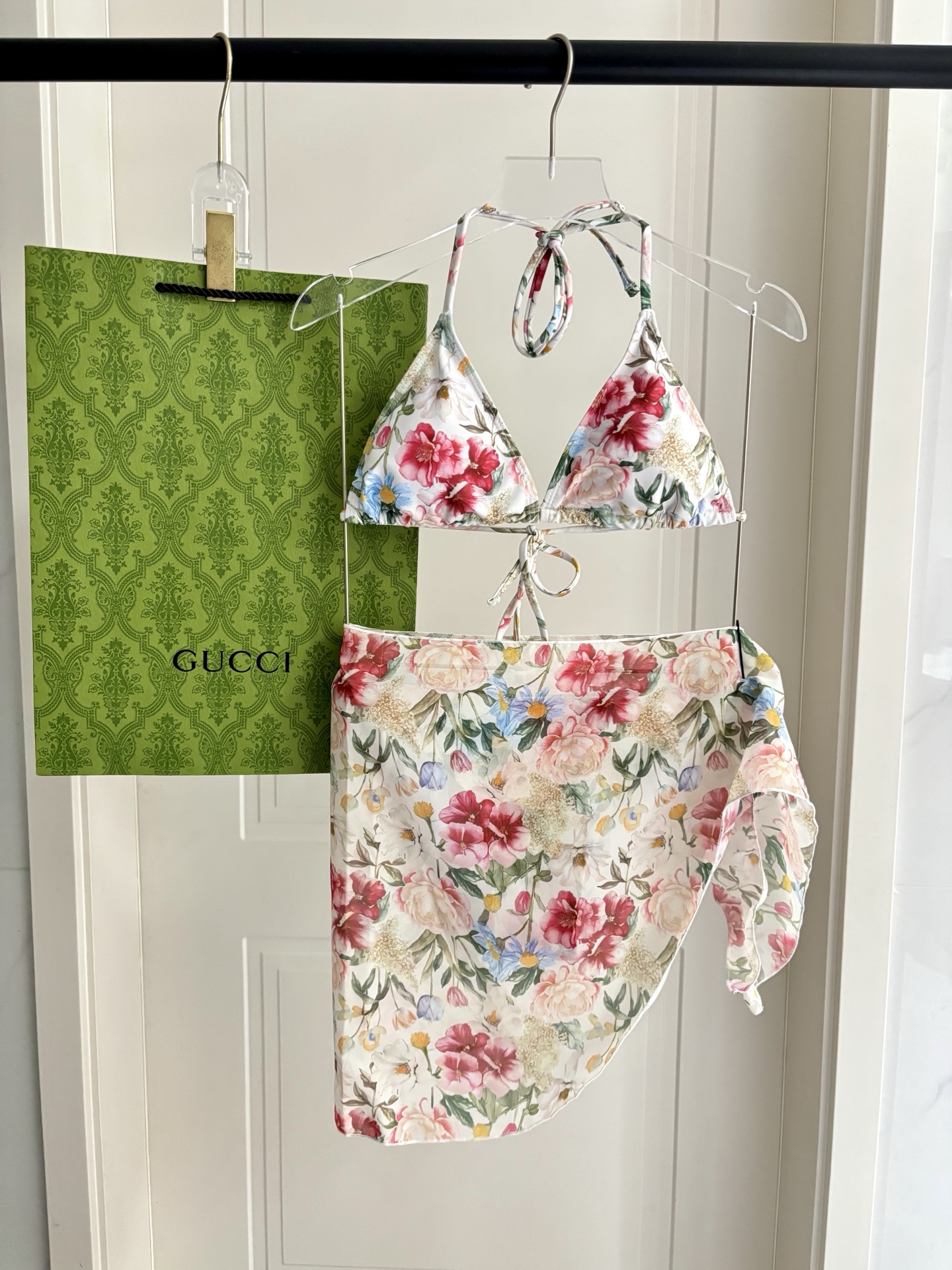 Gucci新款比基尼 三件套 😍🥰适合多种场景的游泳衣🏊‍♀️海边 游泳池 温泉 水上乐园 漂流都可以😌